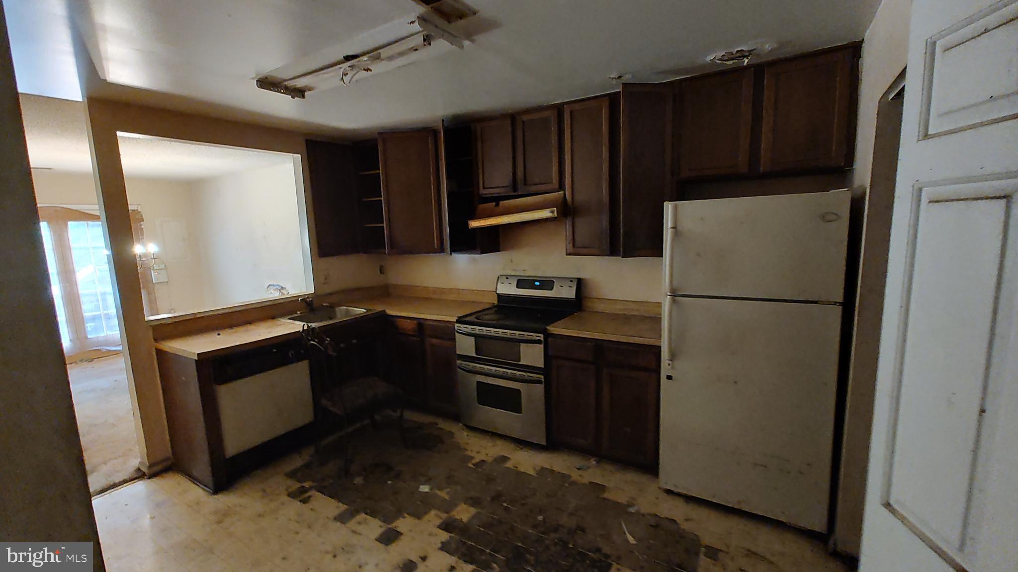 MAYFAIR-PLAT THREE - Residential