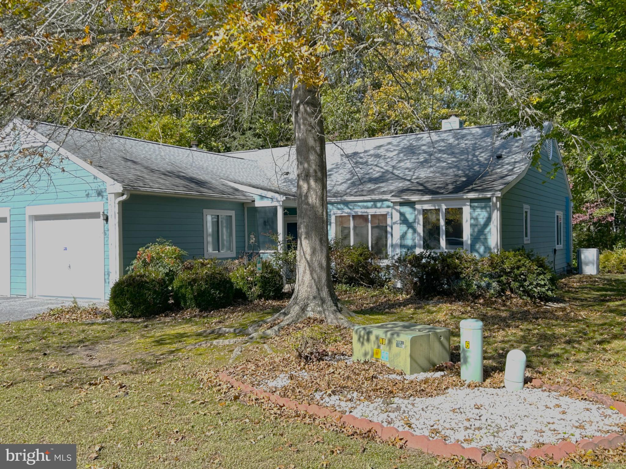 934 JAMES COURT