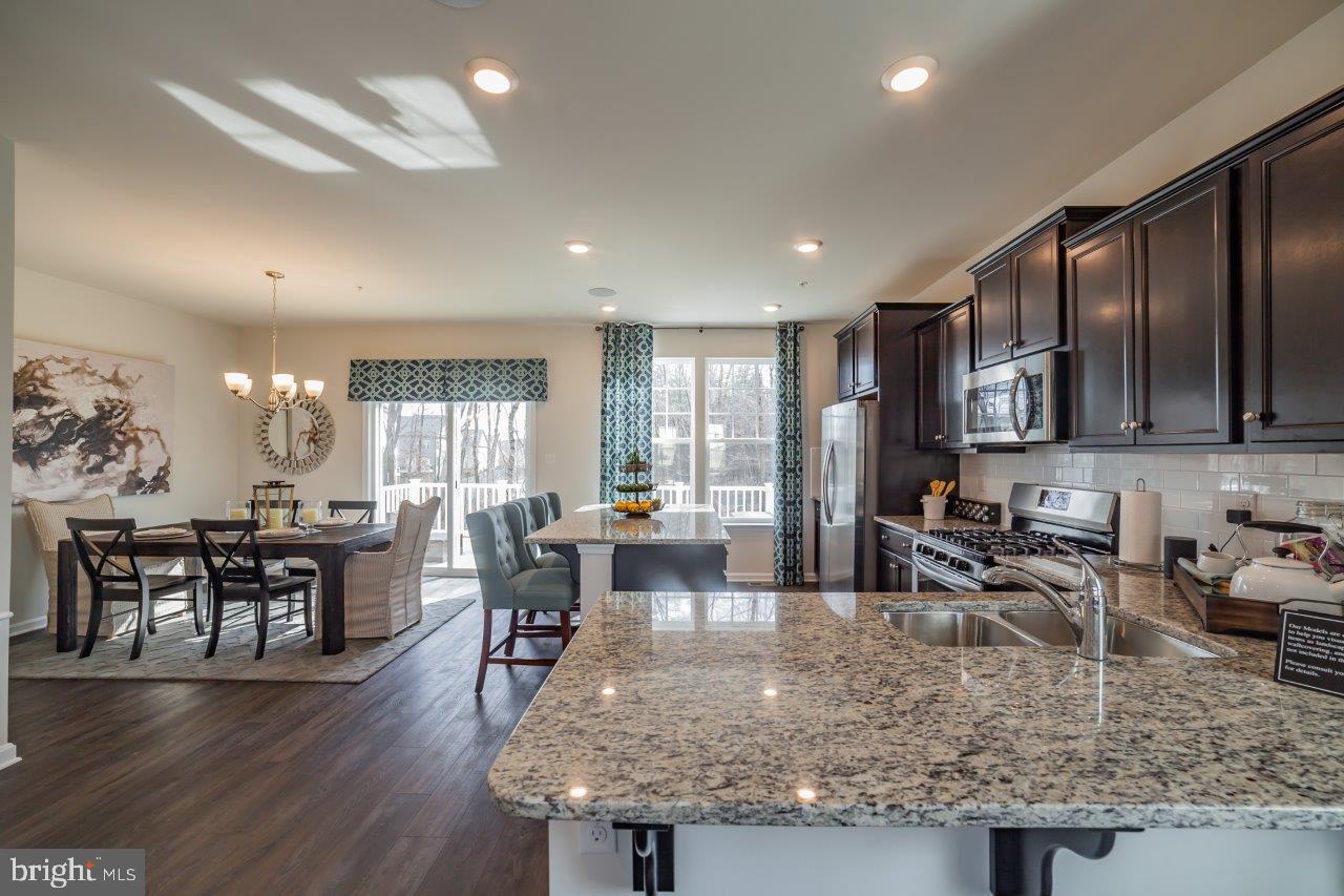 WOODMORE OVERLOOK - Residential