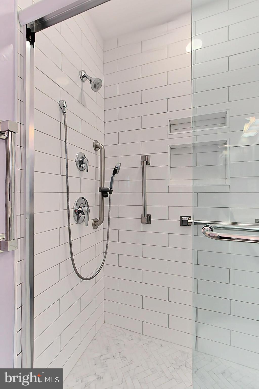 RAMBLEWOOD AT DAVENTRY - Residential