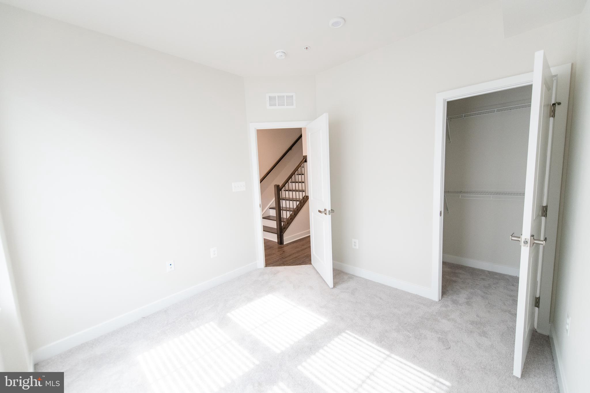 VILLAGE OF TOWNE SQUARE - Residential Lease