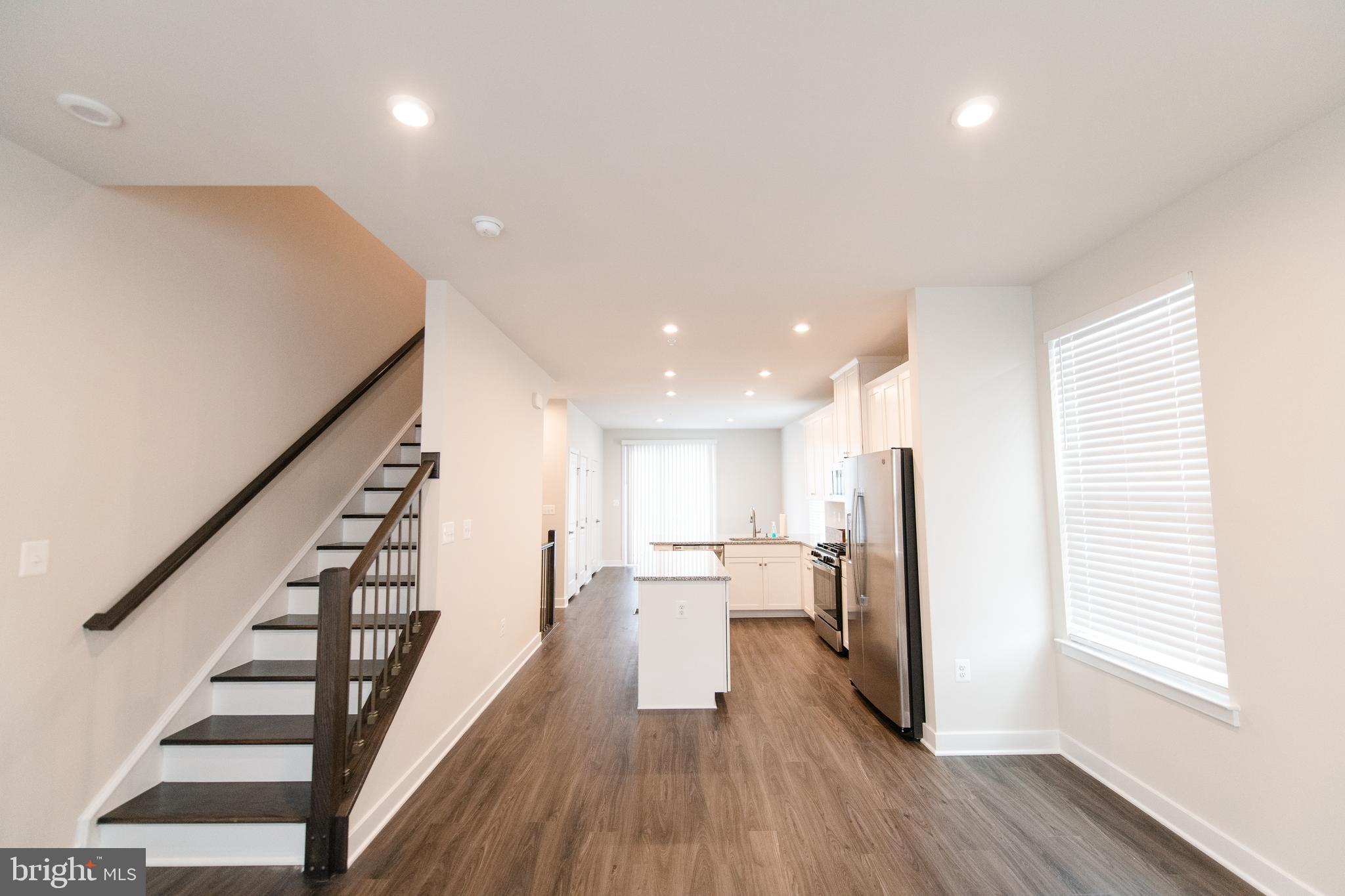 VILLAGE OF TOWNE SQUARE - Residential Lease