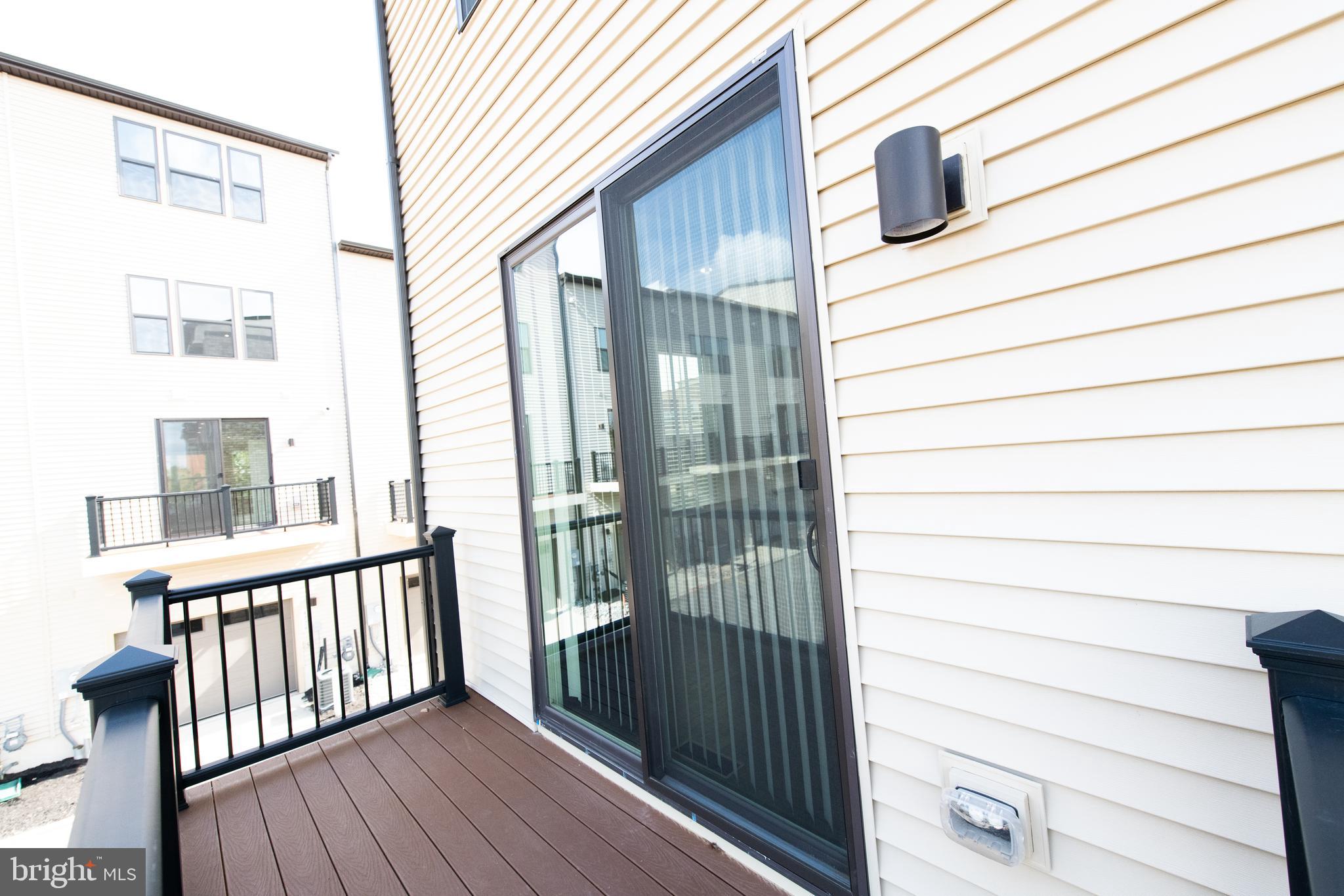 VILLAGE OF TOWNE SQUARE - Residential Lease