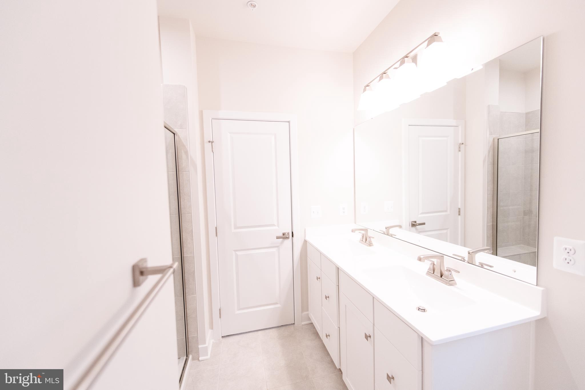 VILLAGE OF TOWNE SQUARE - Residential Lease