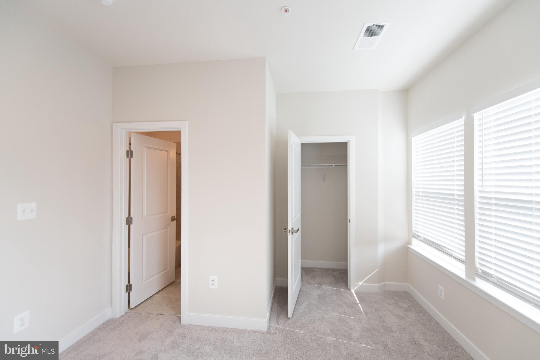 VILLAGE OF TOWNE SQUARE - Residential Lease