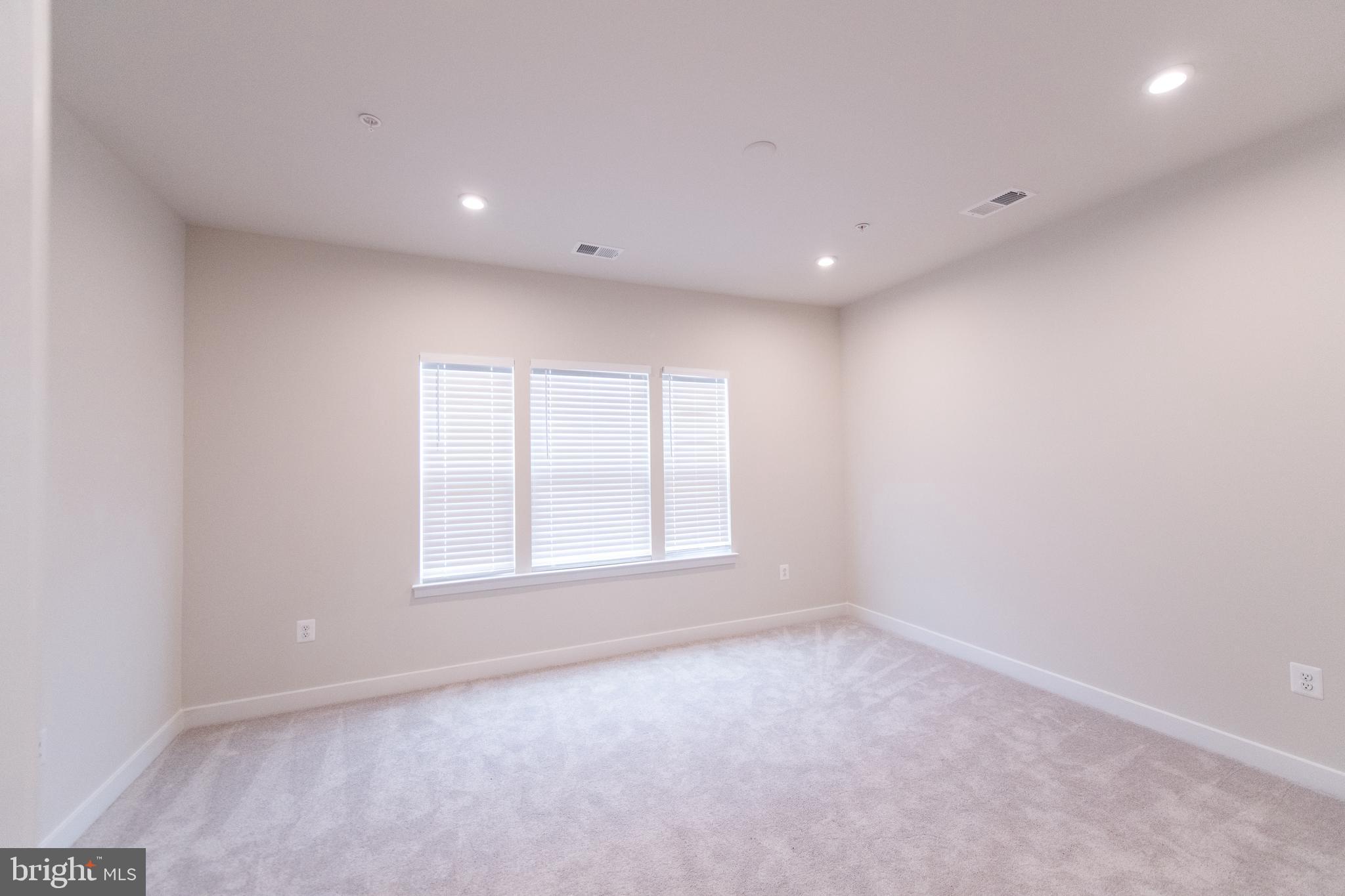 VILLAGE OF TOWNE SQUARE - Residential Lease