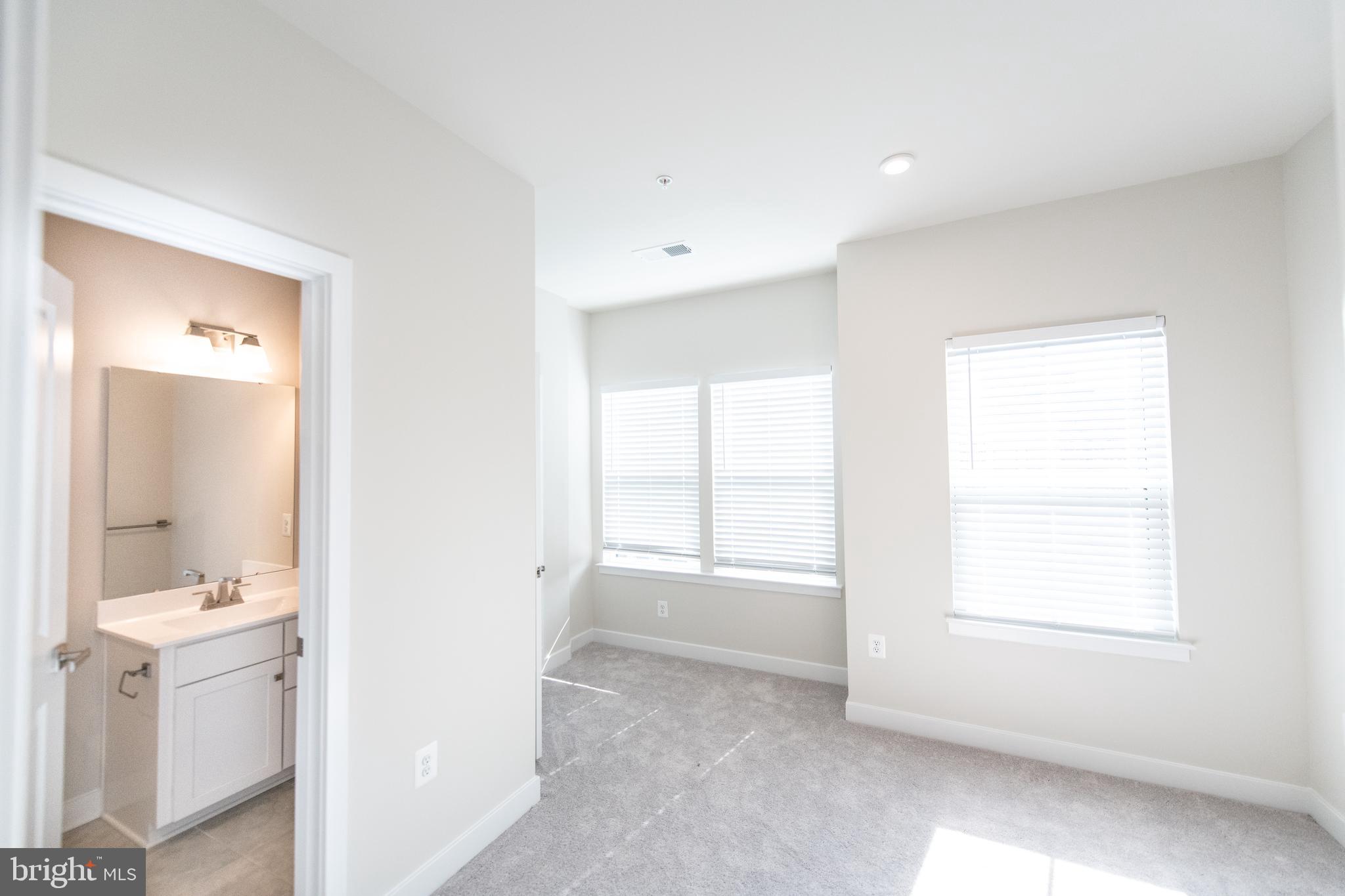 VILLAGE OF TOWNE SQUARE - Residential Lease