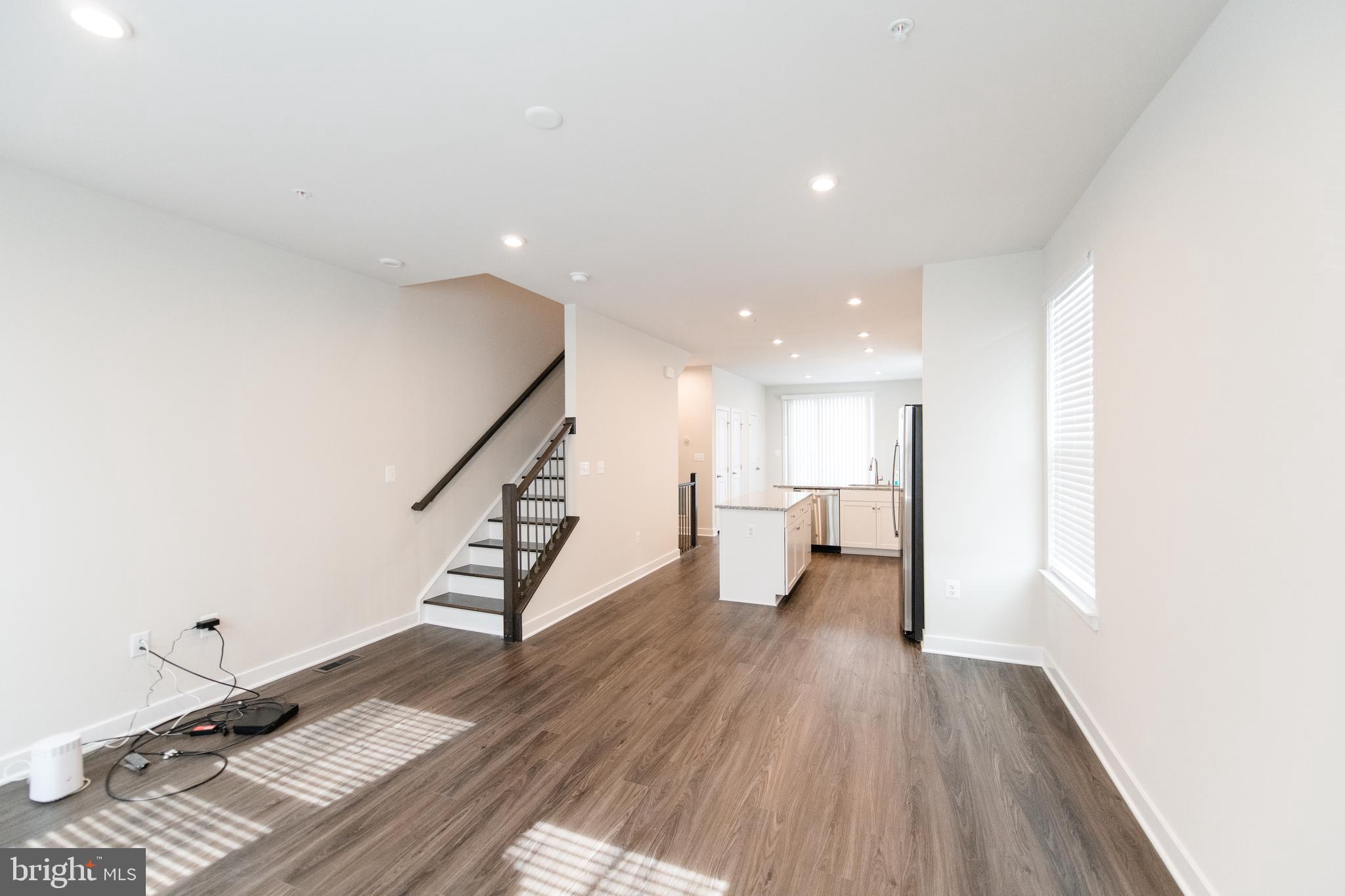 VILLAGE OF TOWNE SQUARE - Residential Lease