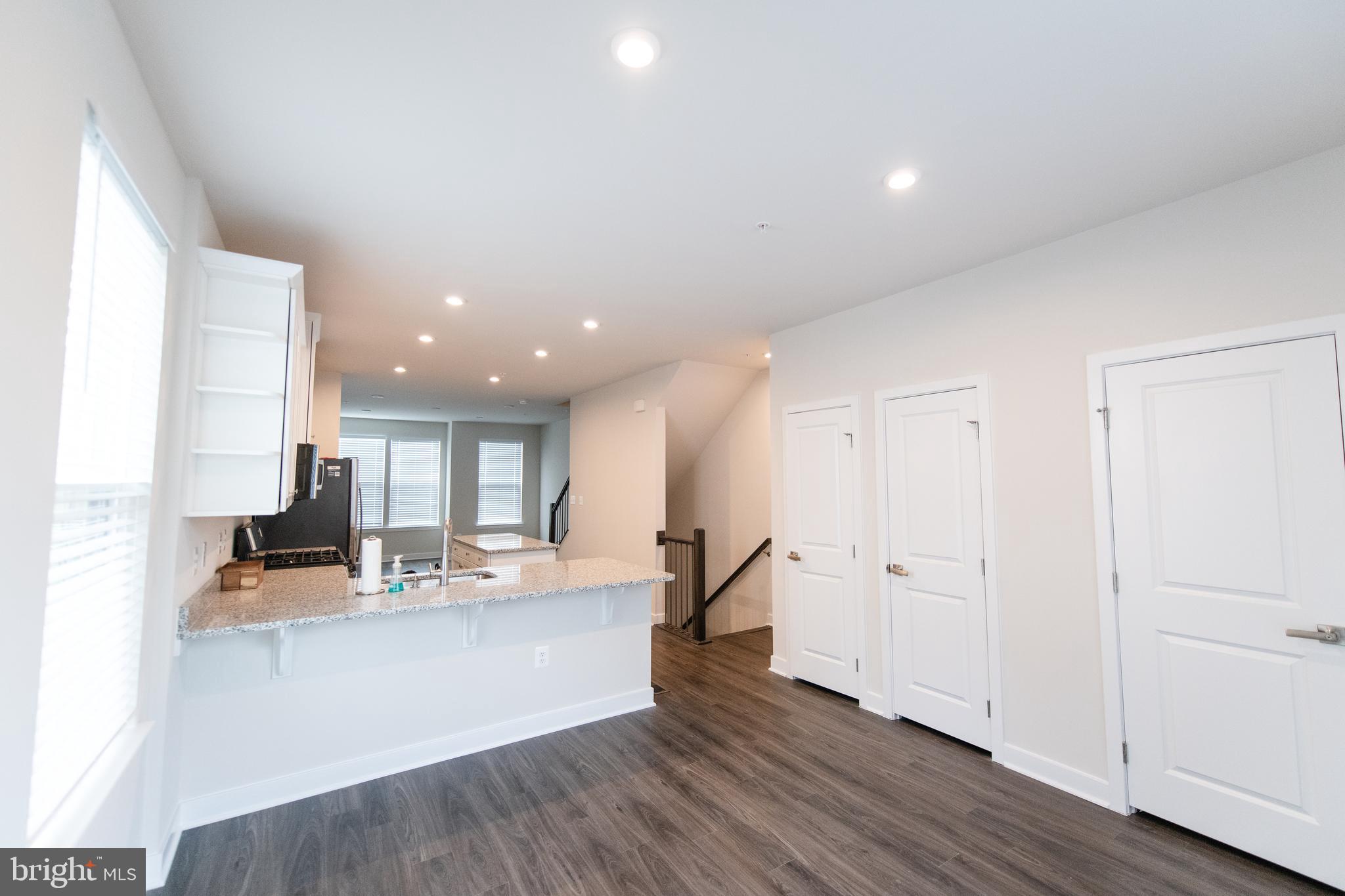 VILLAGE OF TOWNE SQUARE - Residential Lease