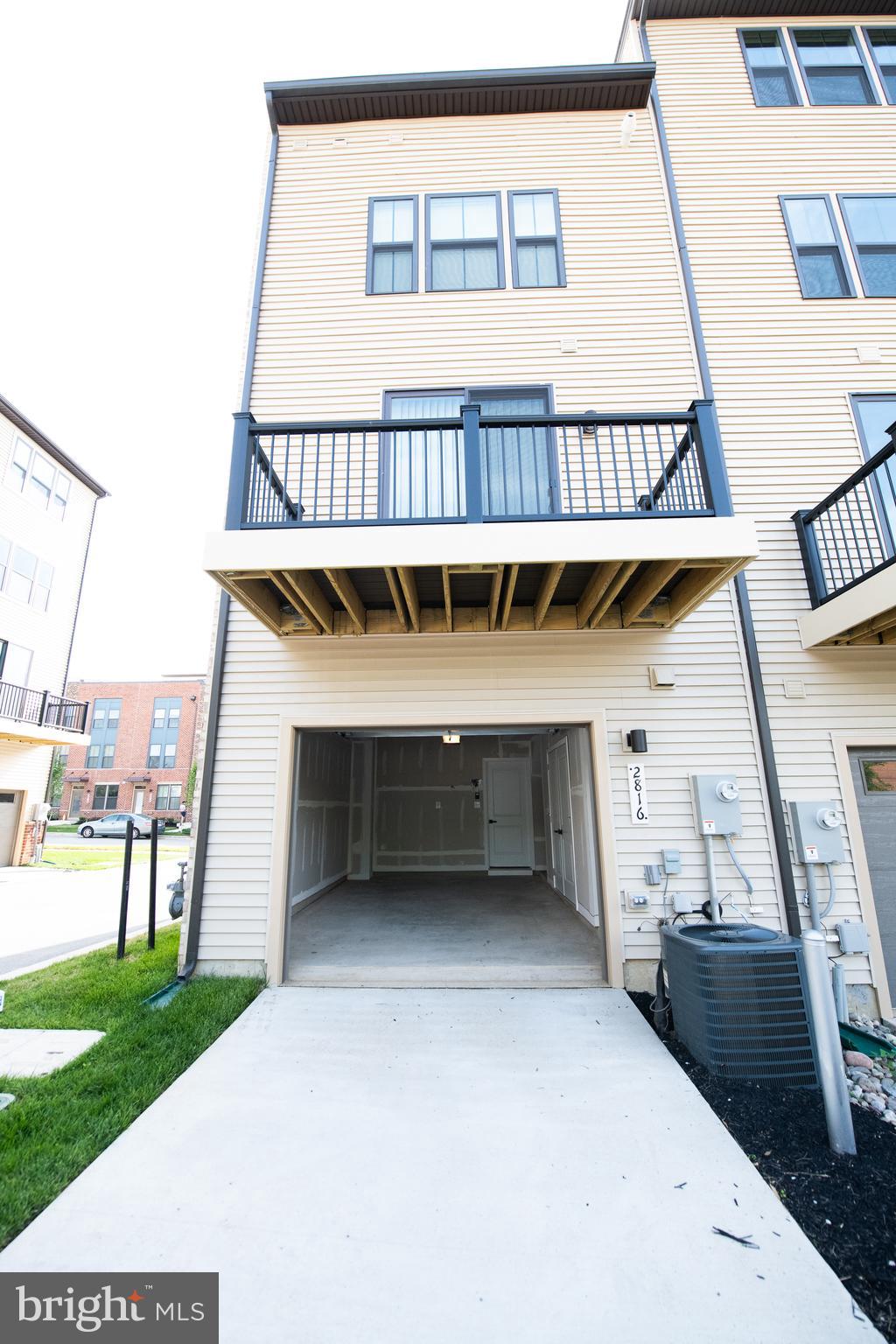 VILLAGE OF TOWNE SQUARE - Residential Lease