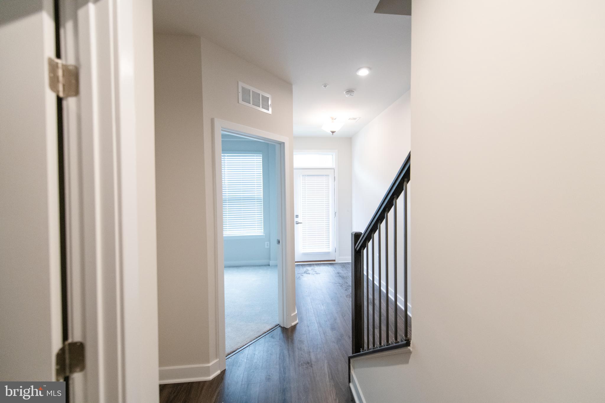 VILLAGE OF TOWNE SQUARE - Residential Lease