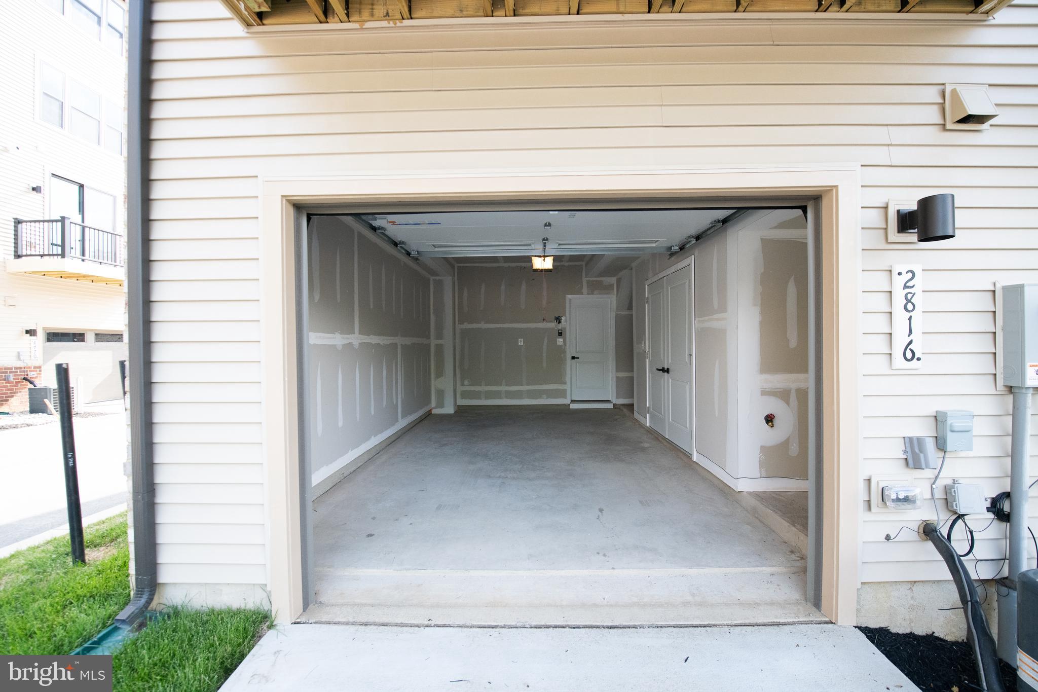 VILLAGE OF TOWNE SQUARE - Residential Lease