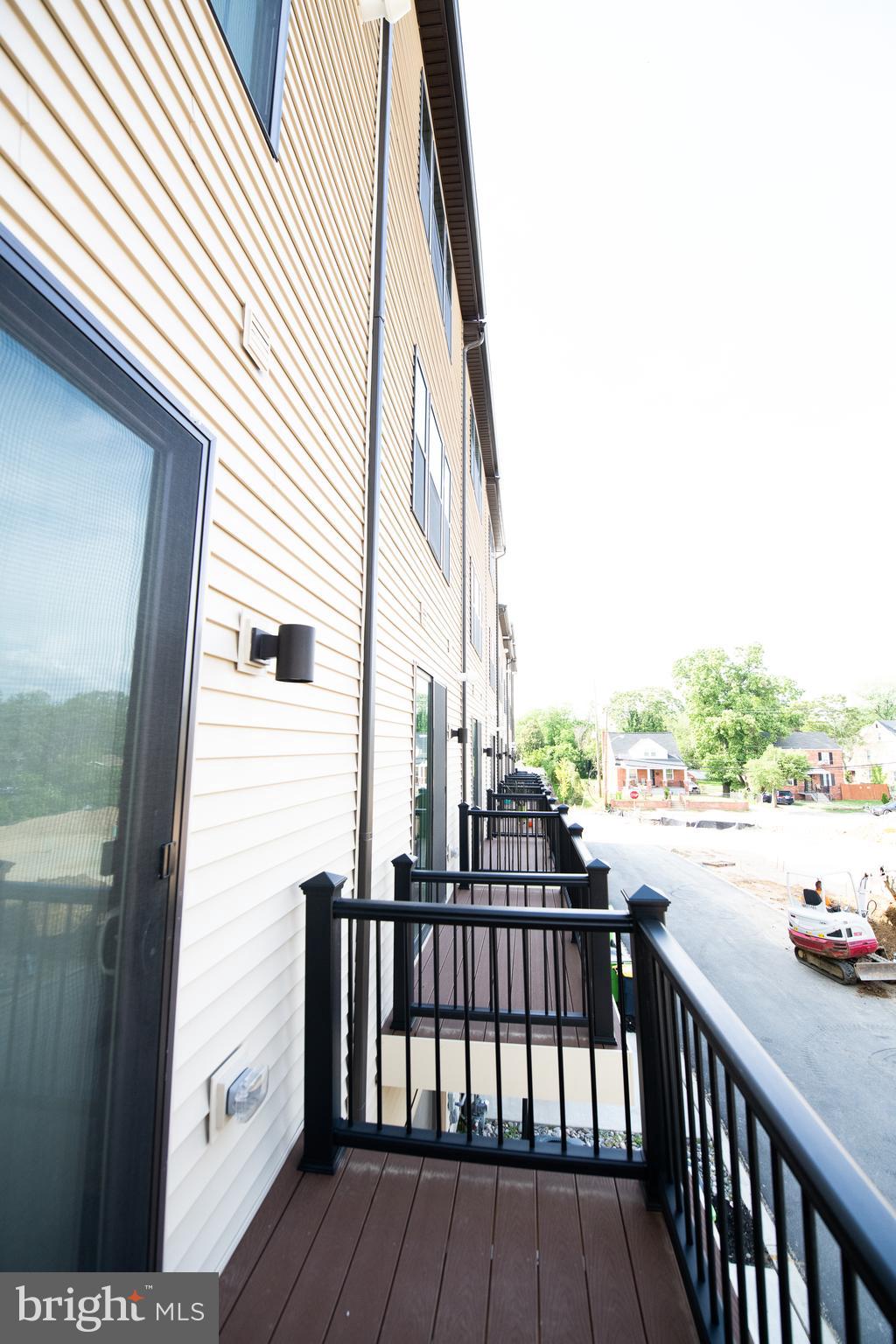 VILLAGE OF TOWNE SQUARE - Residential Lease