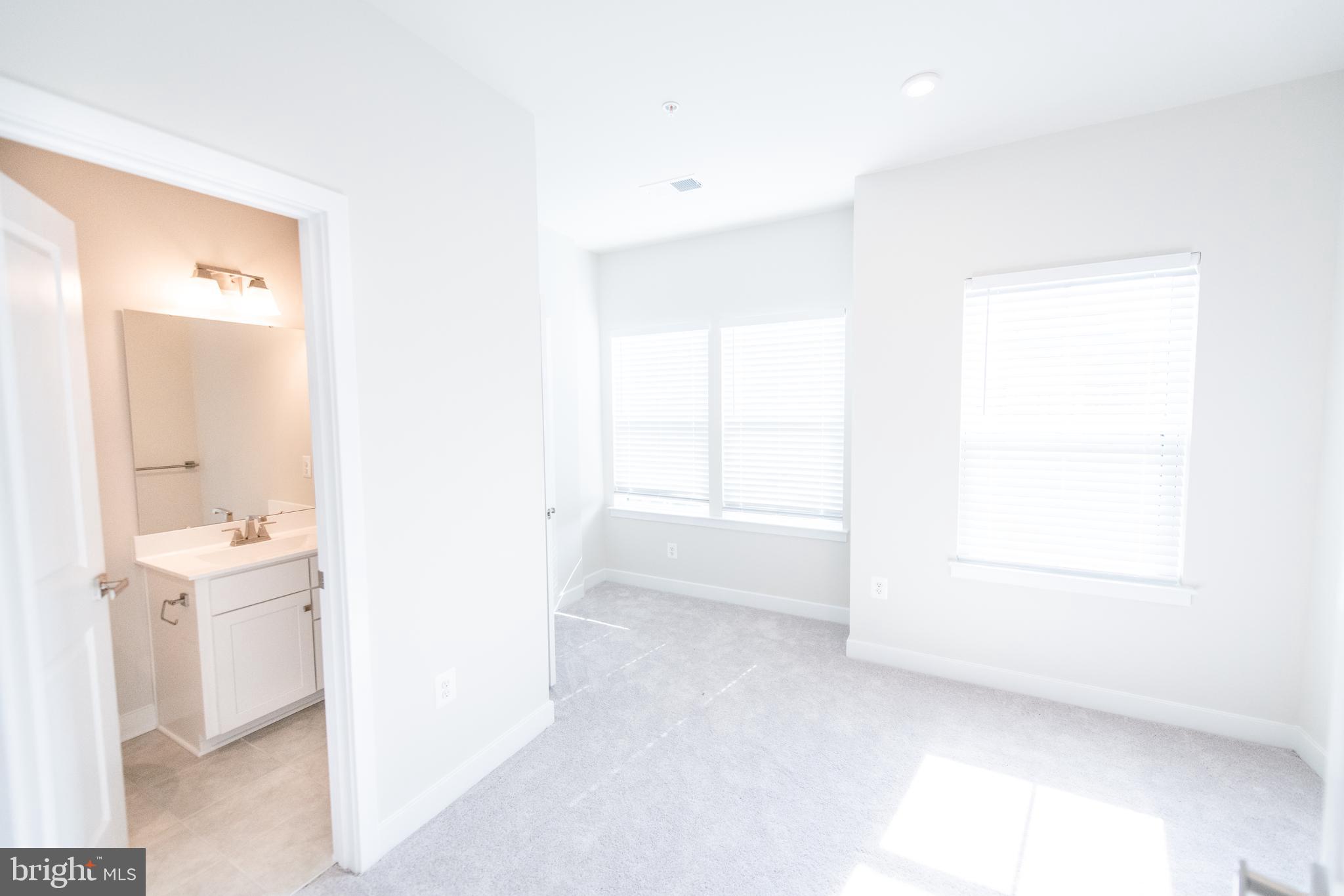 VILLAGE OF TOWNE SQUARE - Residential Lease