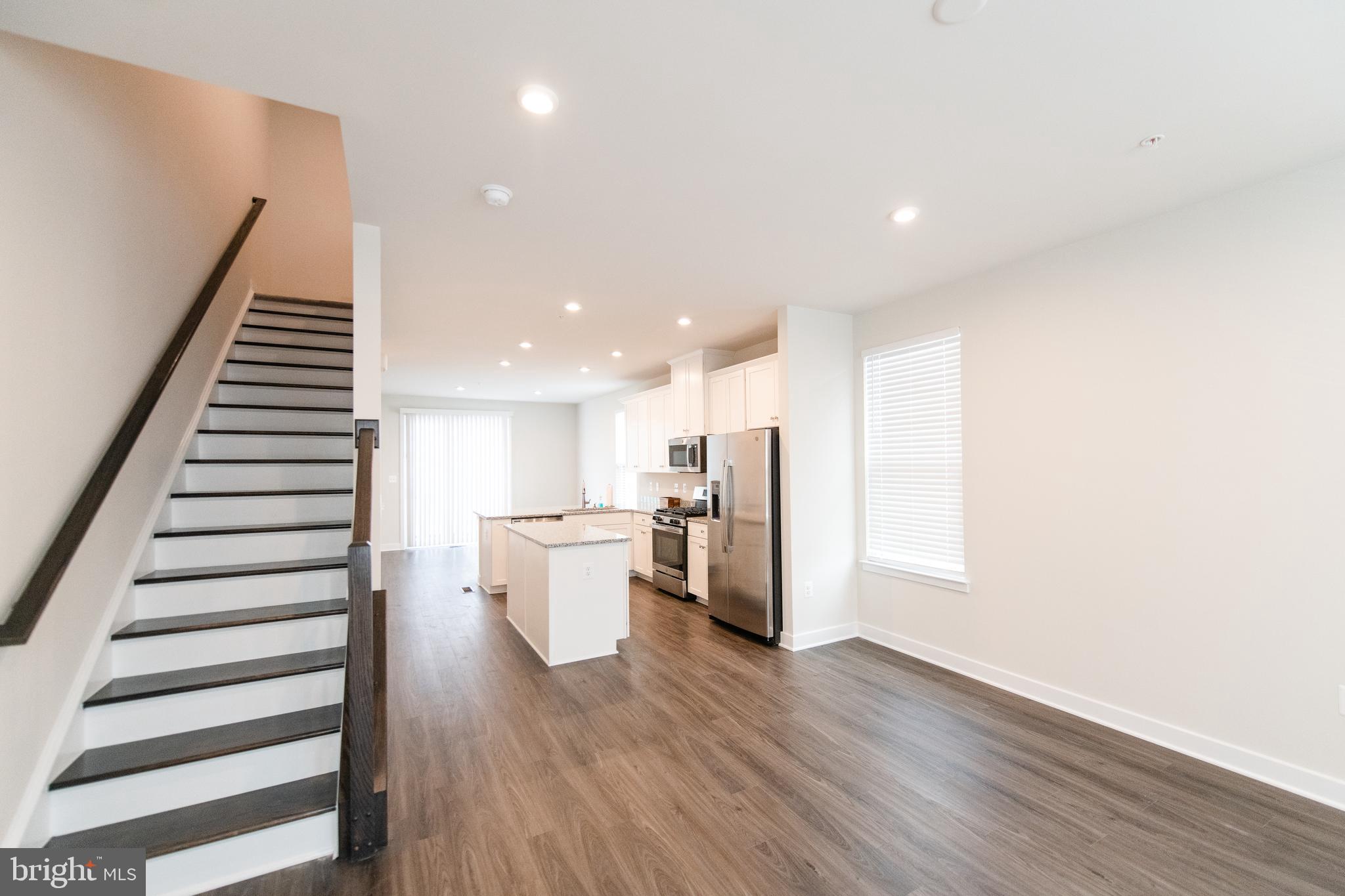 VILLAGE OF TOWNE SQUARE - Residential Lease