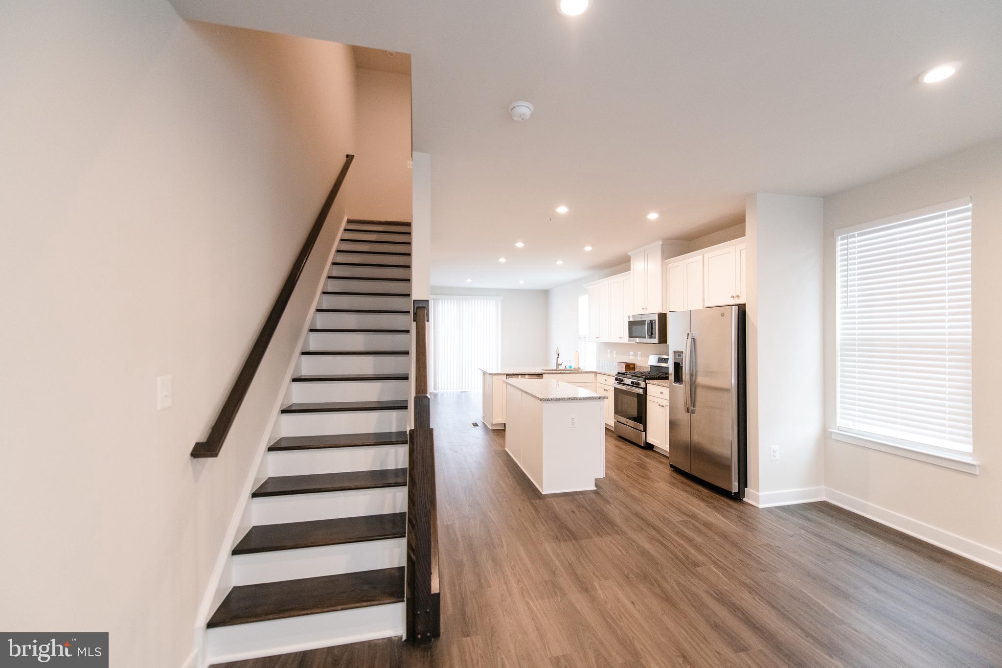 VILLAGE OF TOWNE SQUARE - Residential Lease