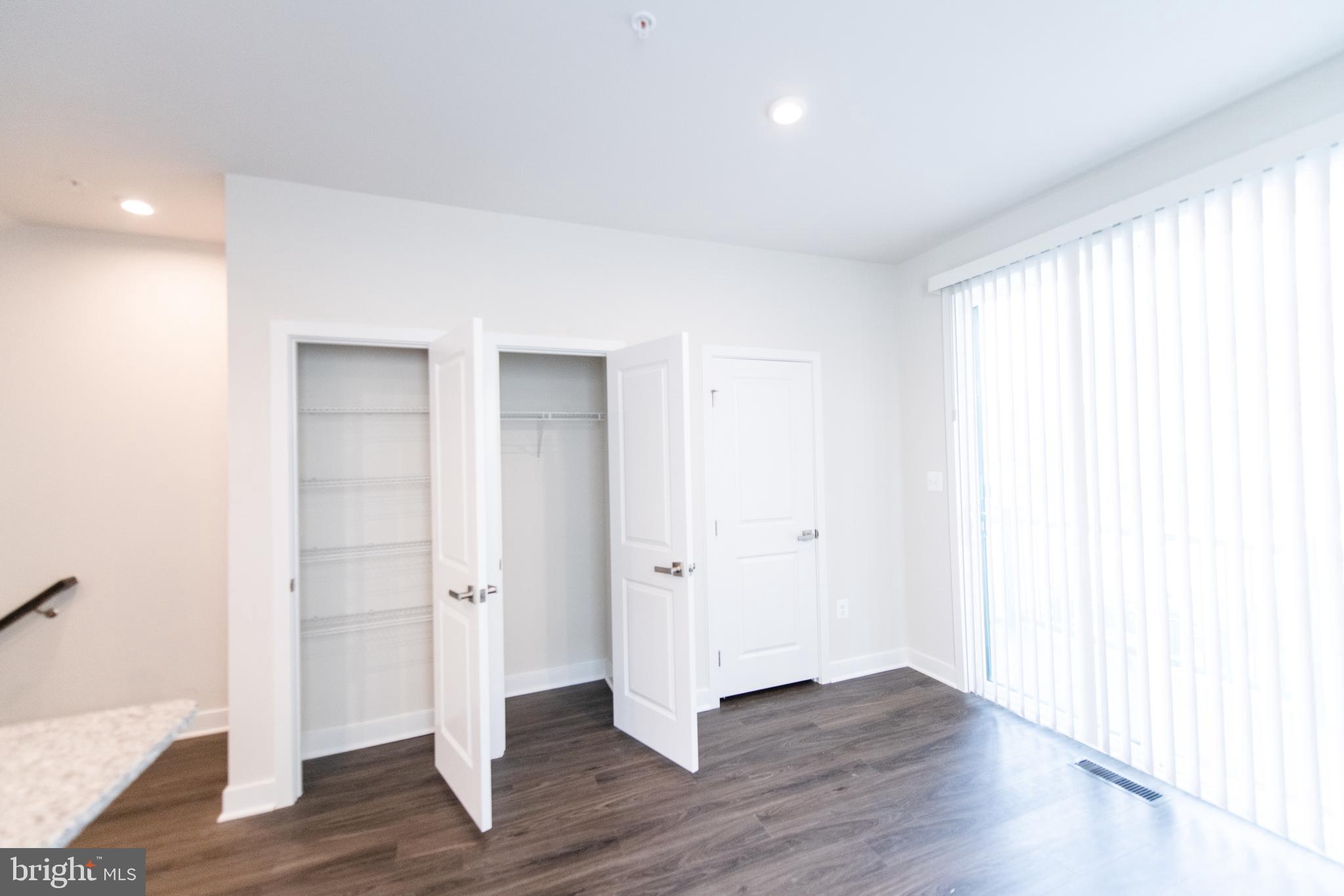 VILLAGE OF TOWNE SQUARE - Residential Lease