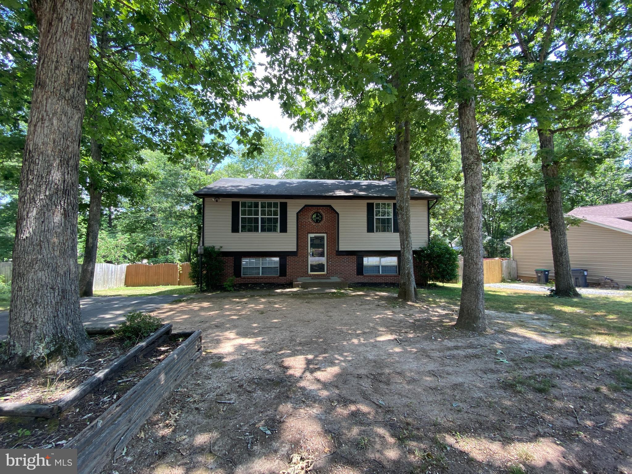 HOLLEYBROOKE/COBBLESTONE - Residential Lease