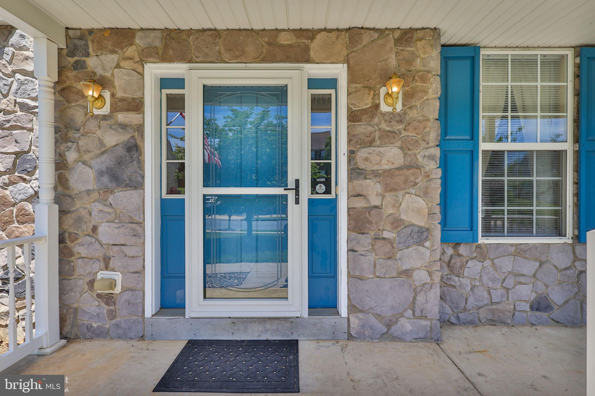 13 WINDRIFT COURT
