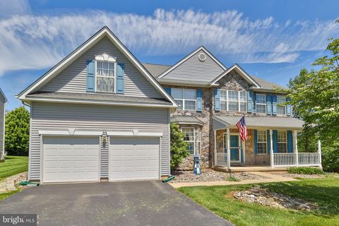 Homes For Sale - 13 Windrift Court<br/> EASTON, PA 18045