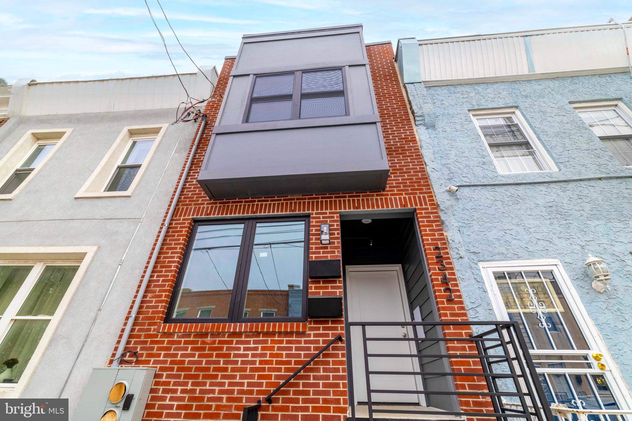 2342 MOORE STREET