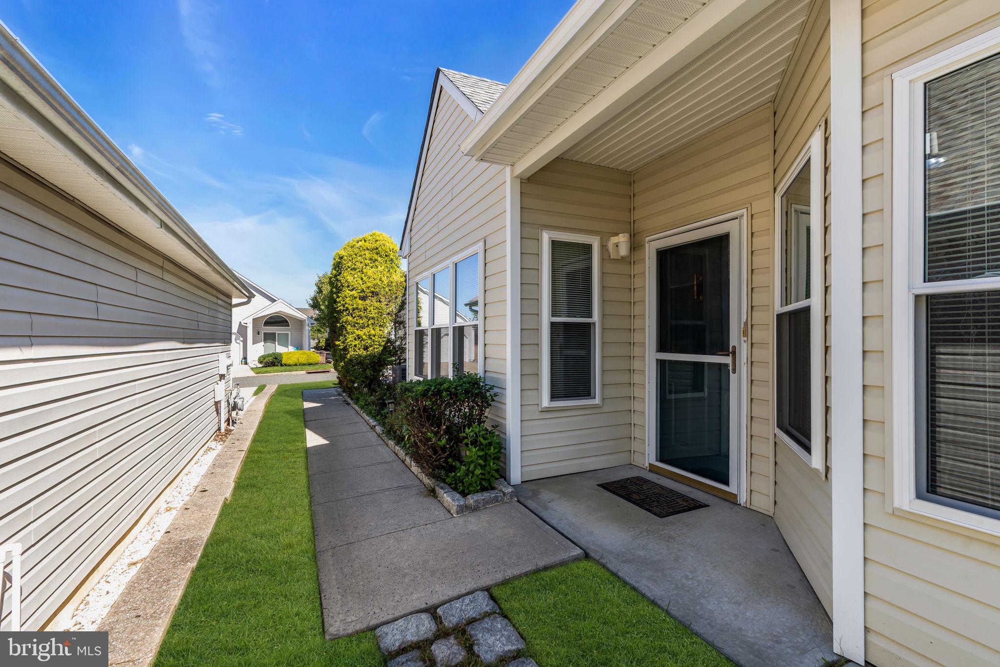 4 WOODBURN ROAD