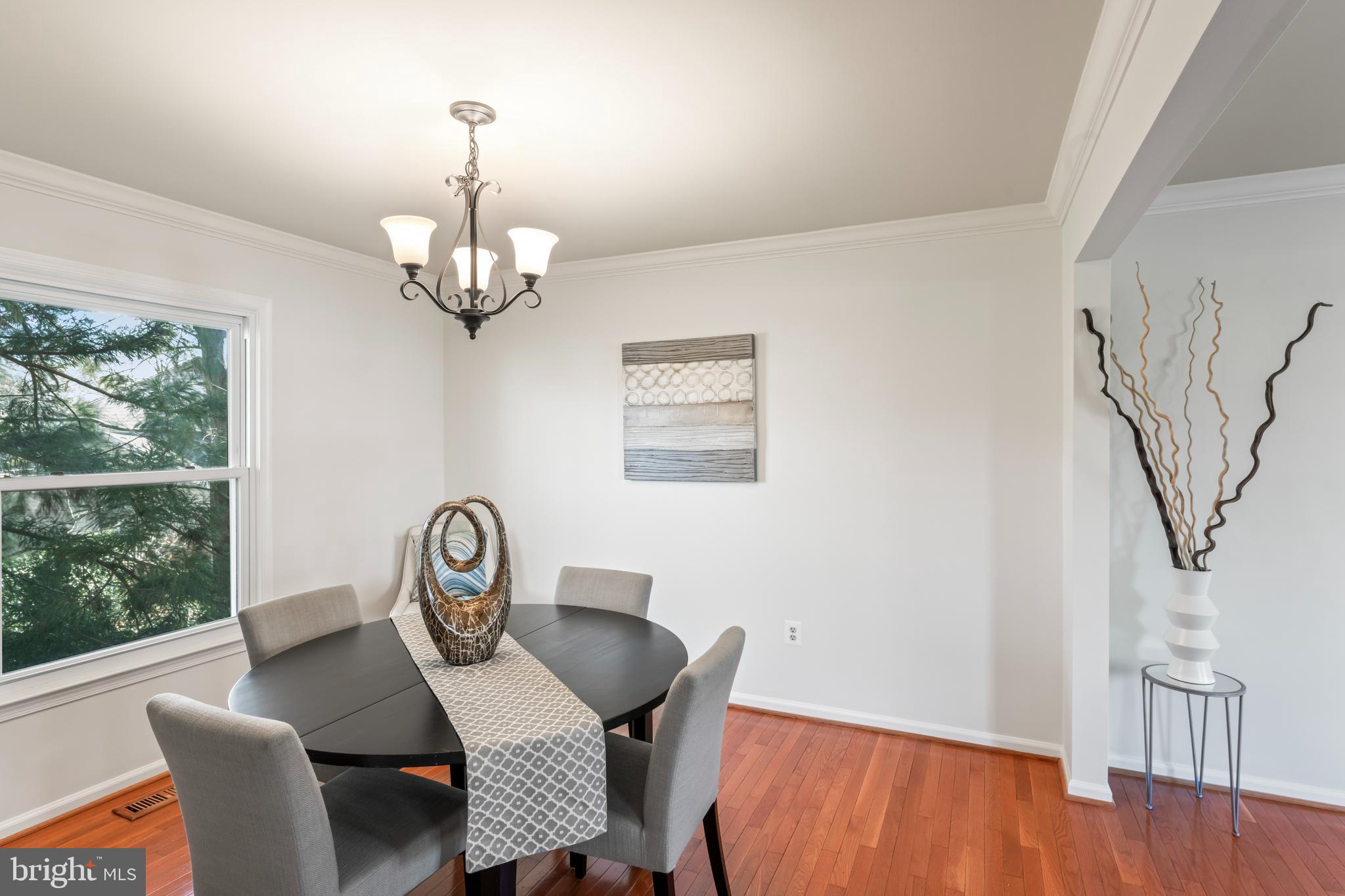 ROLLING HILLS - Residential