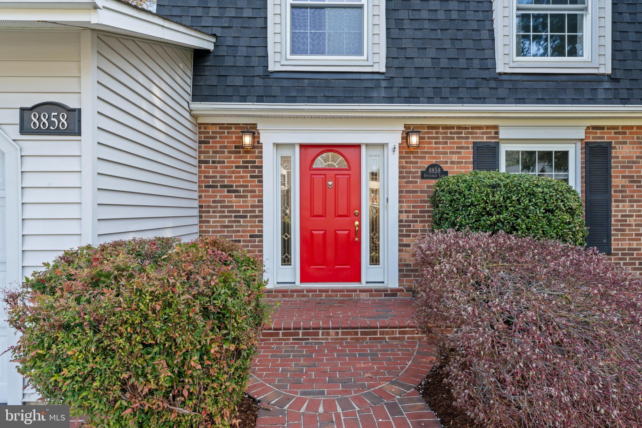 ROLLING HILLS - Residential