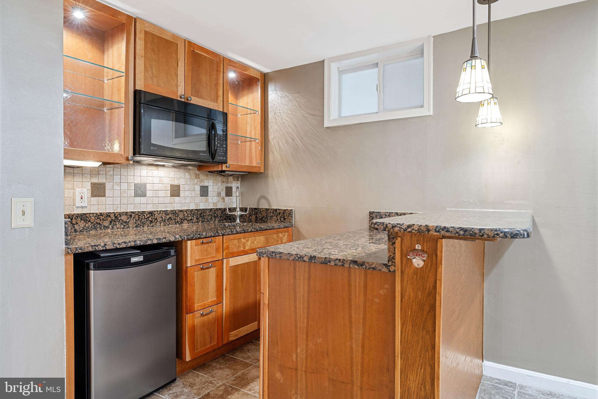 ROLLING HILLS - Residential