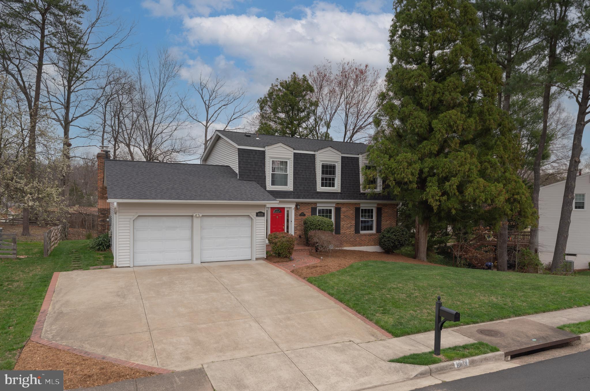 ROLLING HILLS - Residential