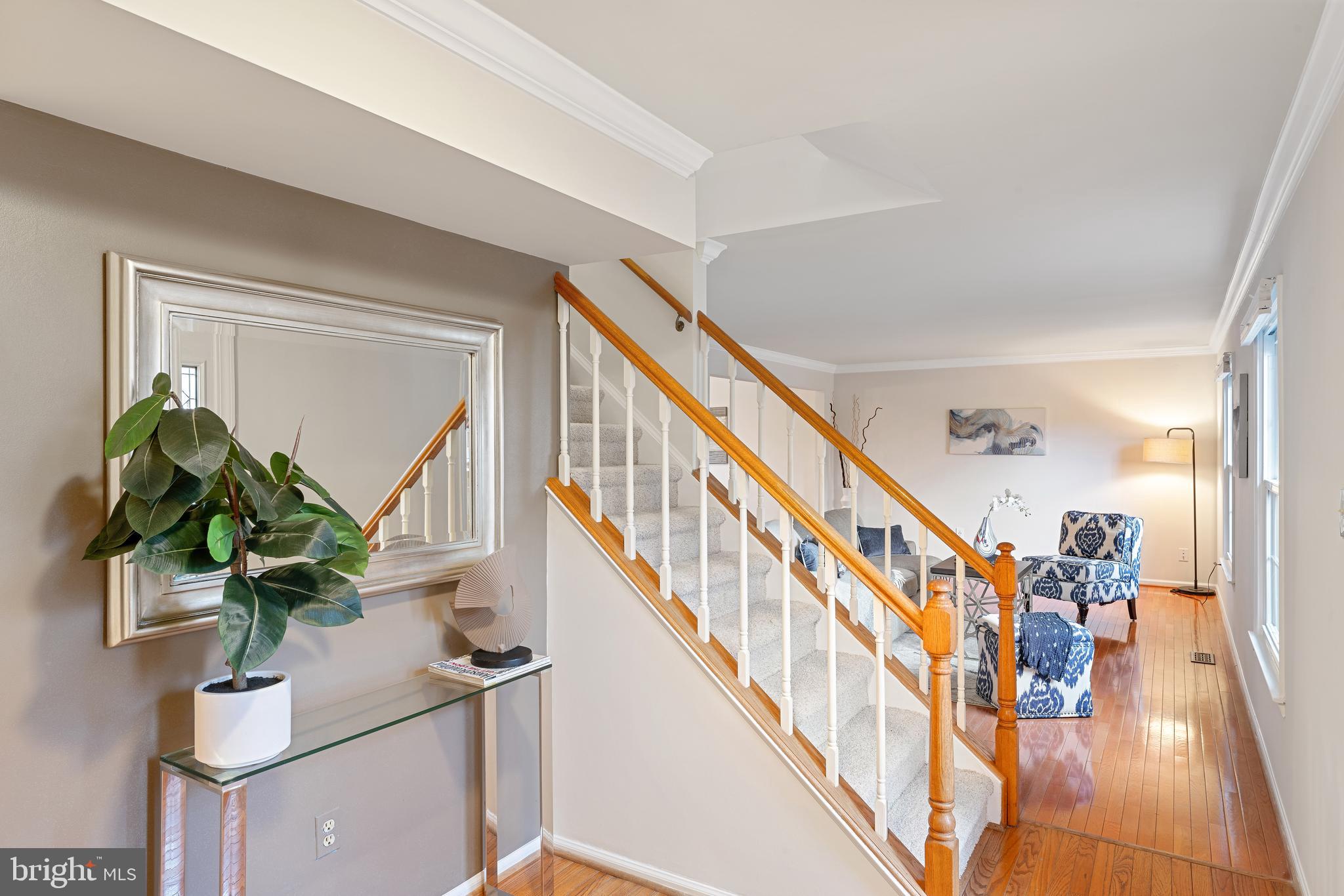 ROLLING HILLS - Residential