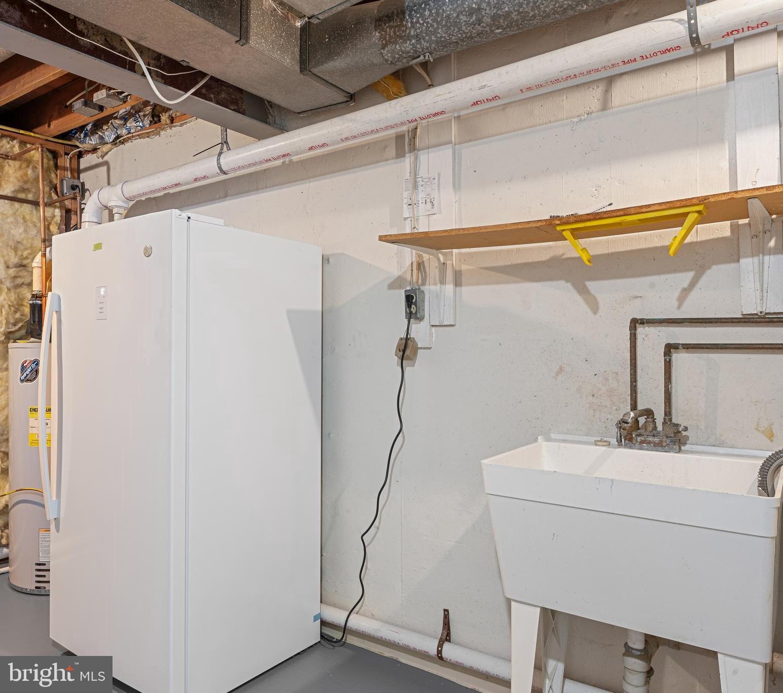 ROLLING HILLS - Residential