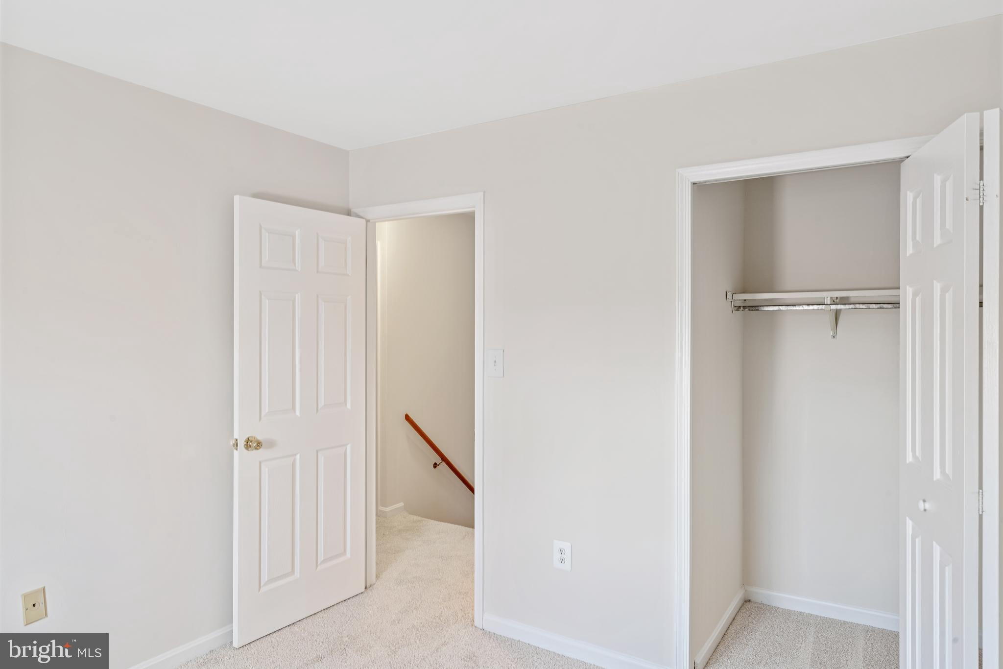 ROLLING HILLS - Residential