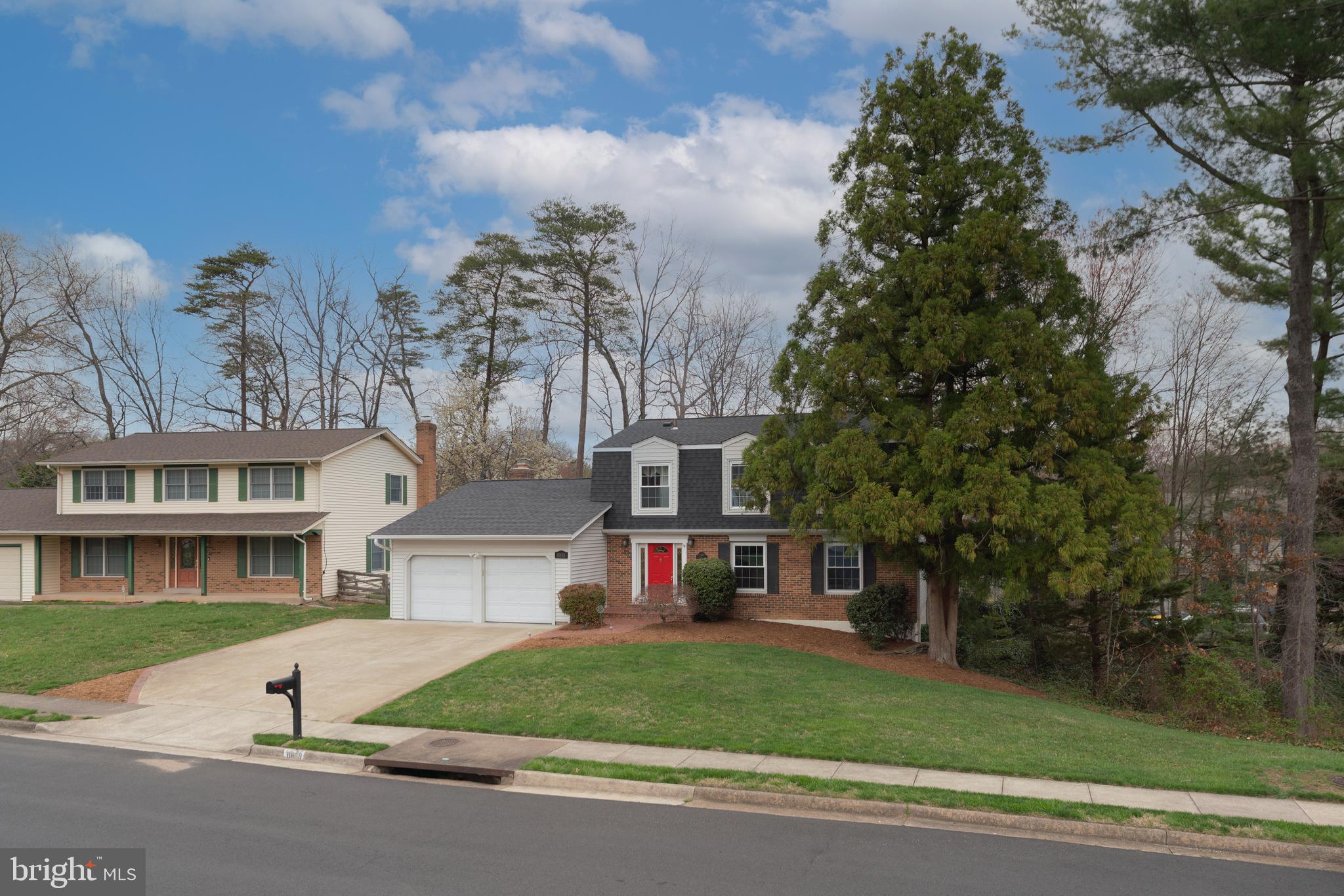 ROLLING HILLS - Residential