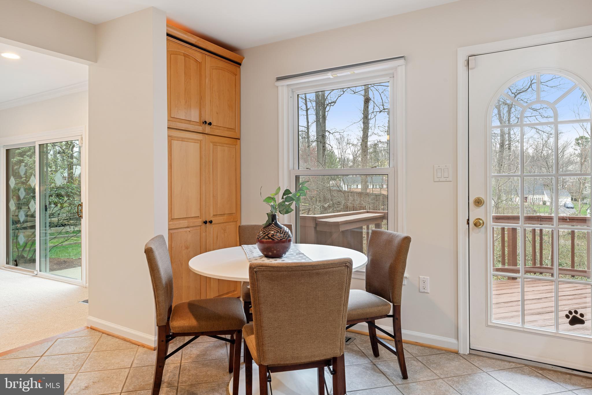 ROLLING HILLS - Residential