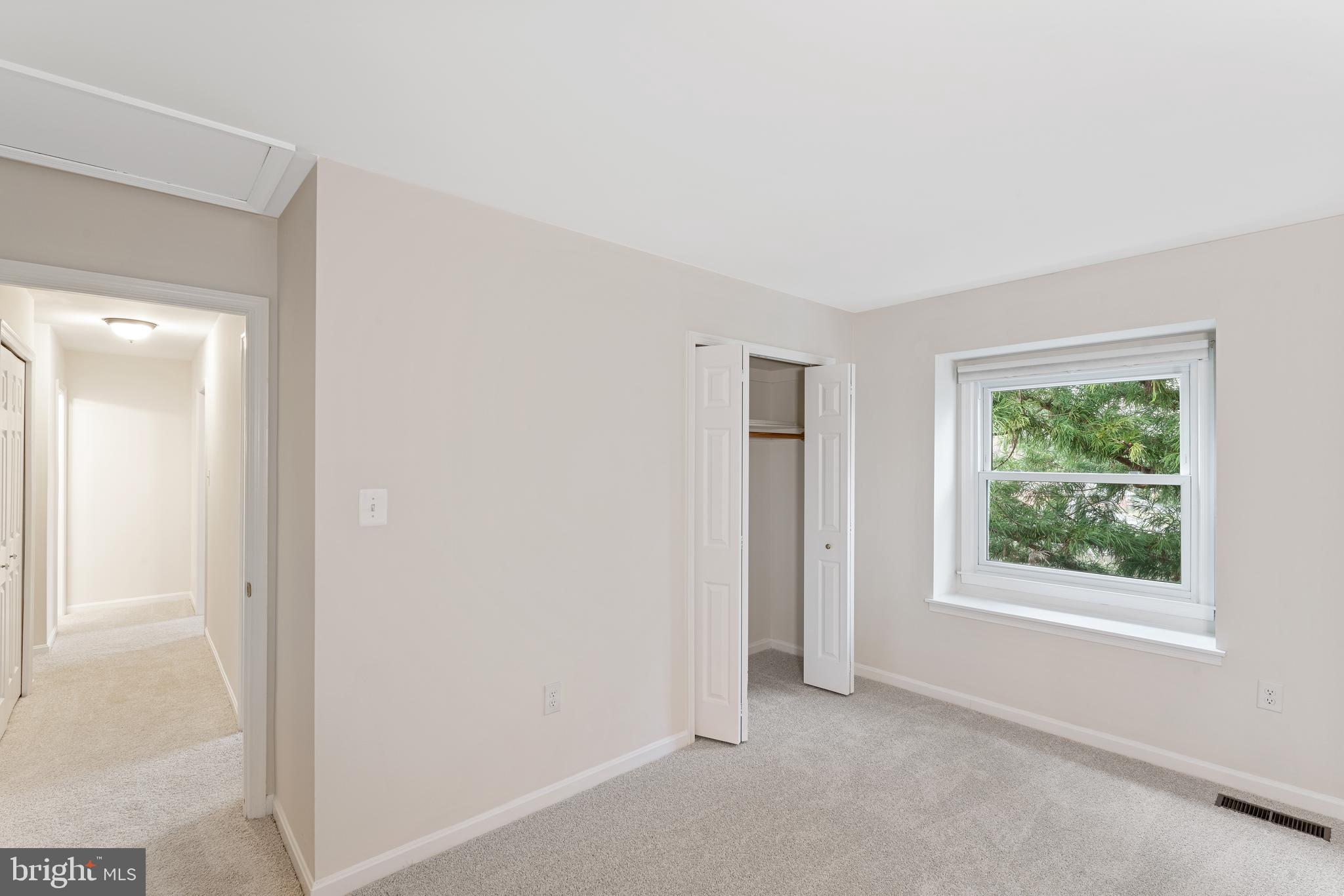 ROLLING HILLS - Residential