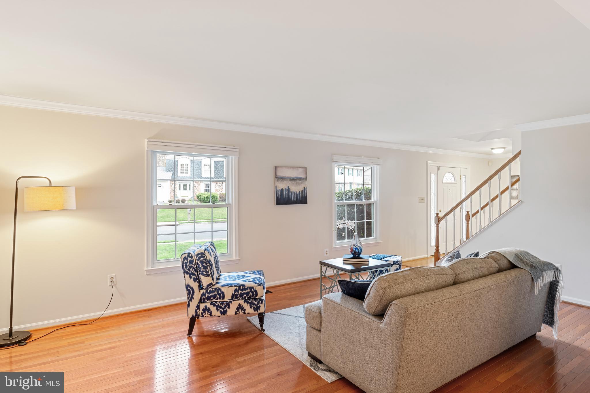 ROLLING HILLS - Residential