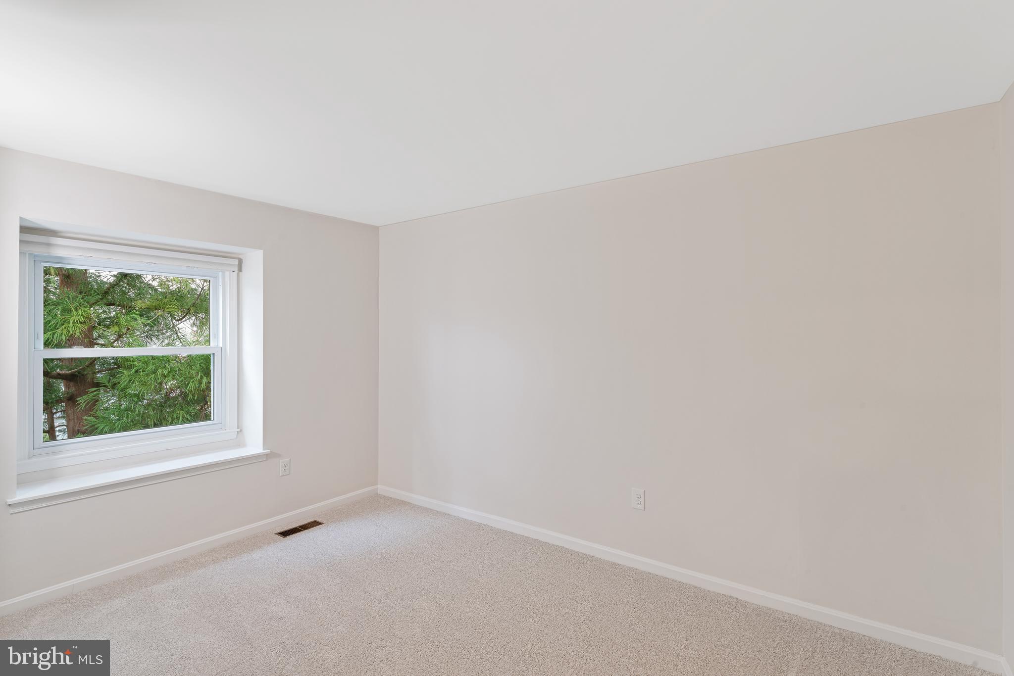 ROLLING HILLS - Residential