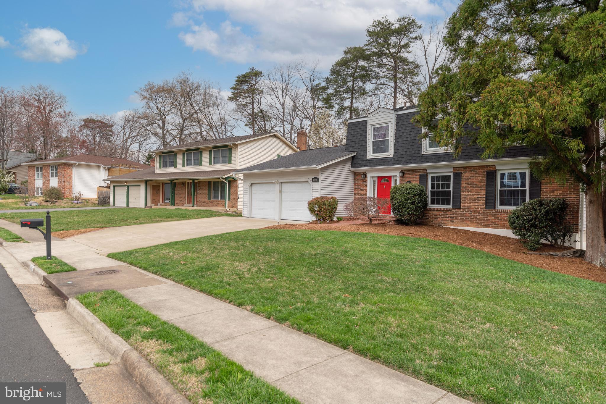ROLLING HILLS - Residential