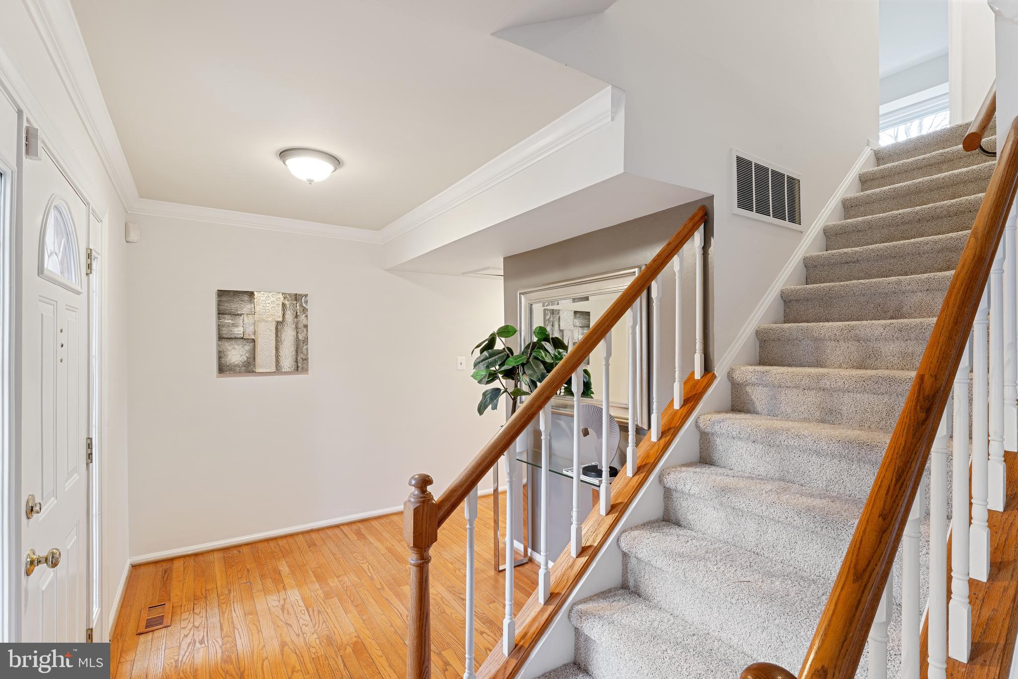 ROLLING HILLS - Residential