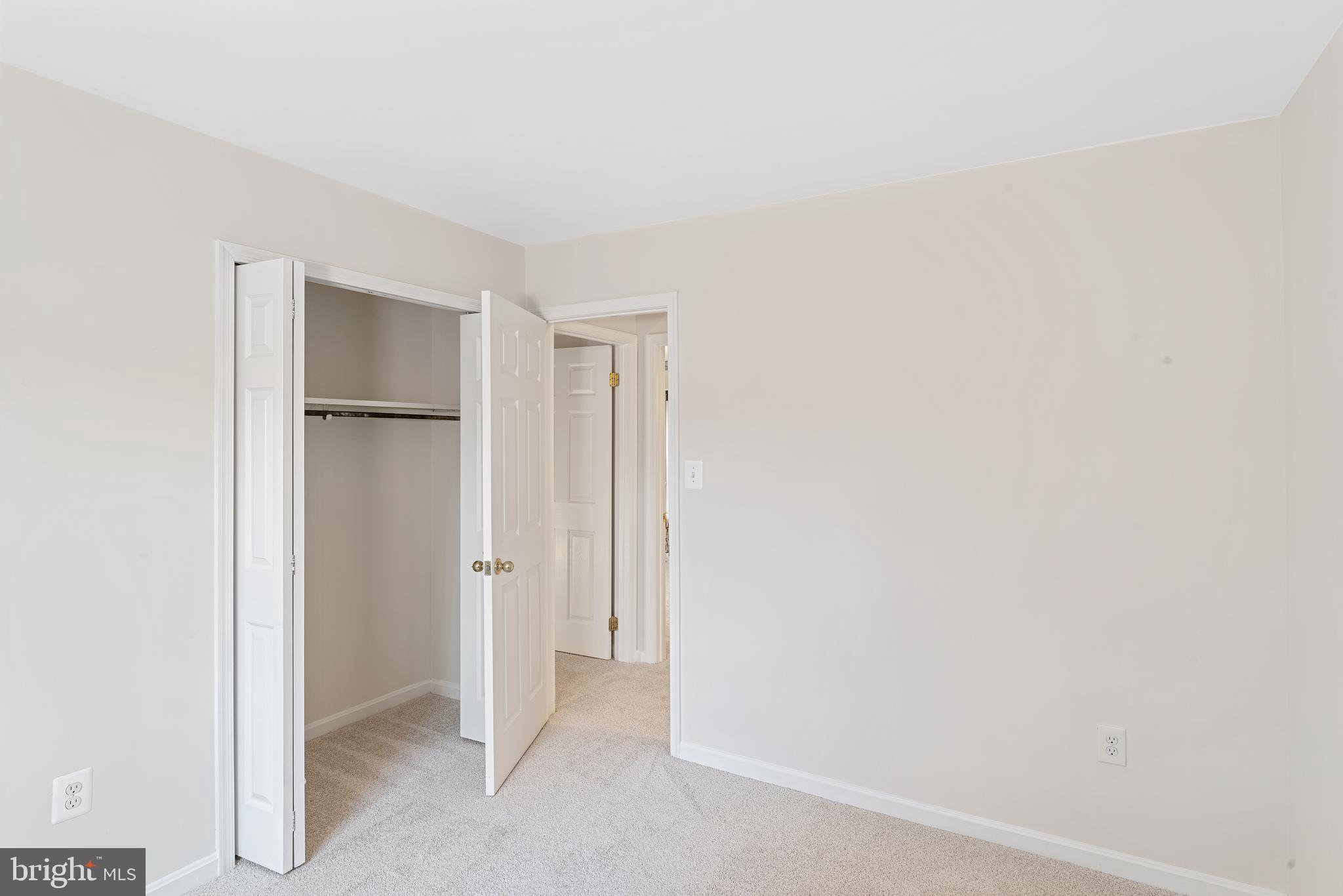 ROLLING HILLS - Residential