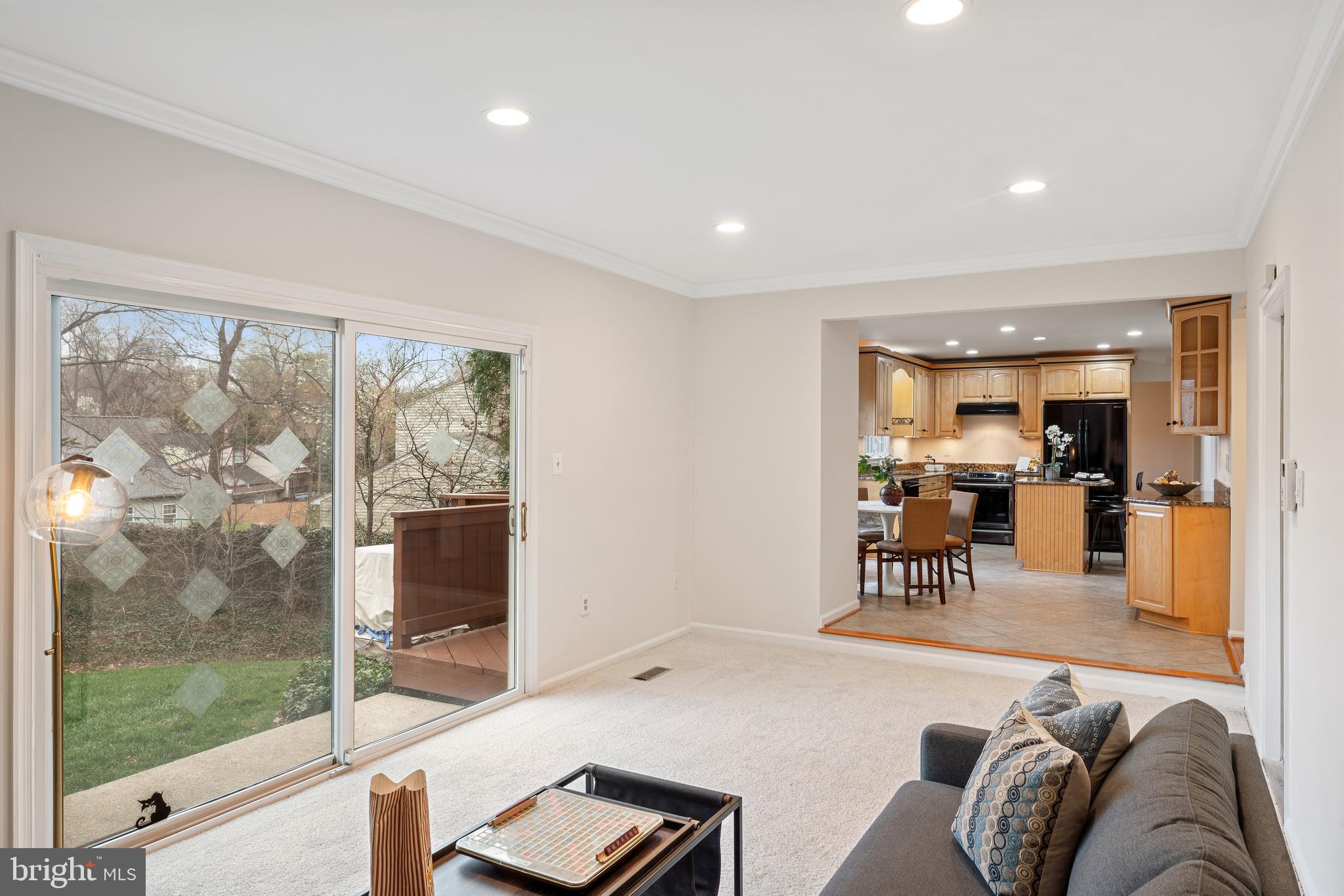 ROLLING HILLS - Residential