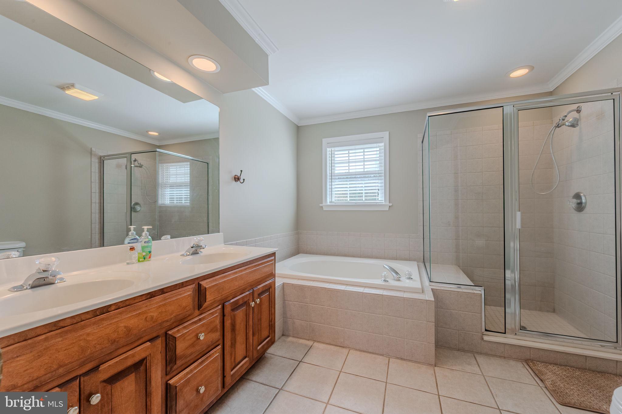 STONEGATE - Residential