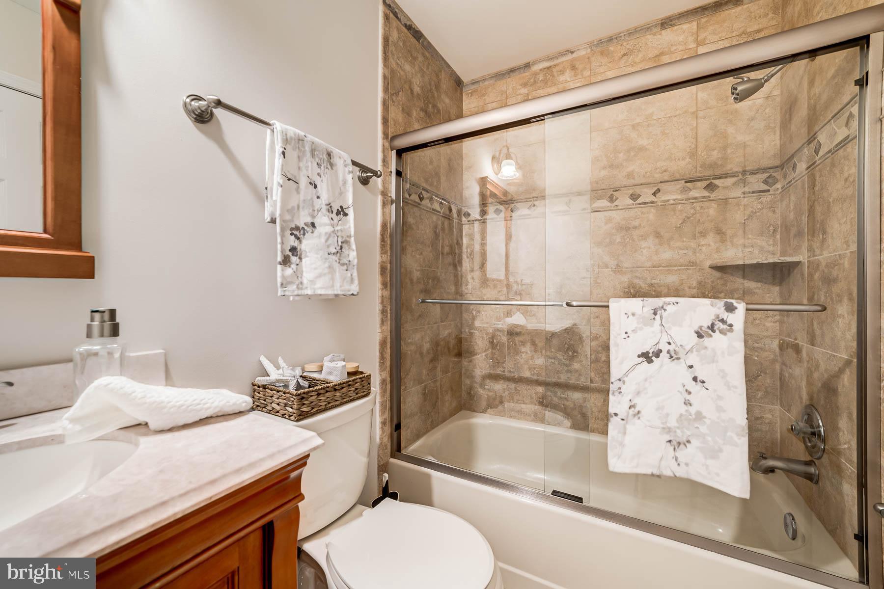 HUNTER VILLAGE - Residential