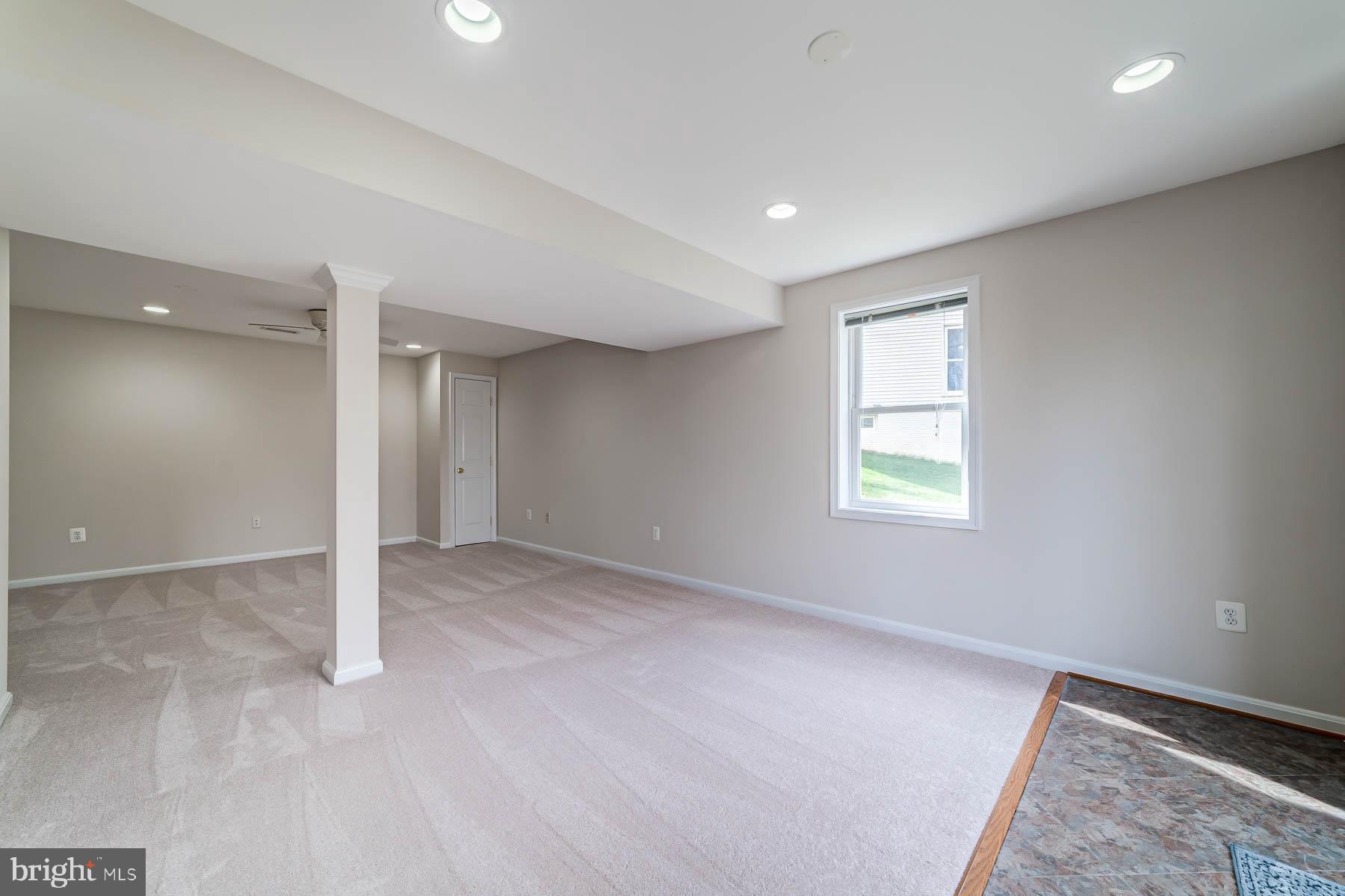 HUNTER VILLAGE - Residential