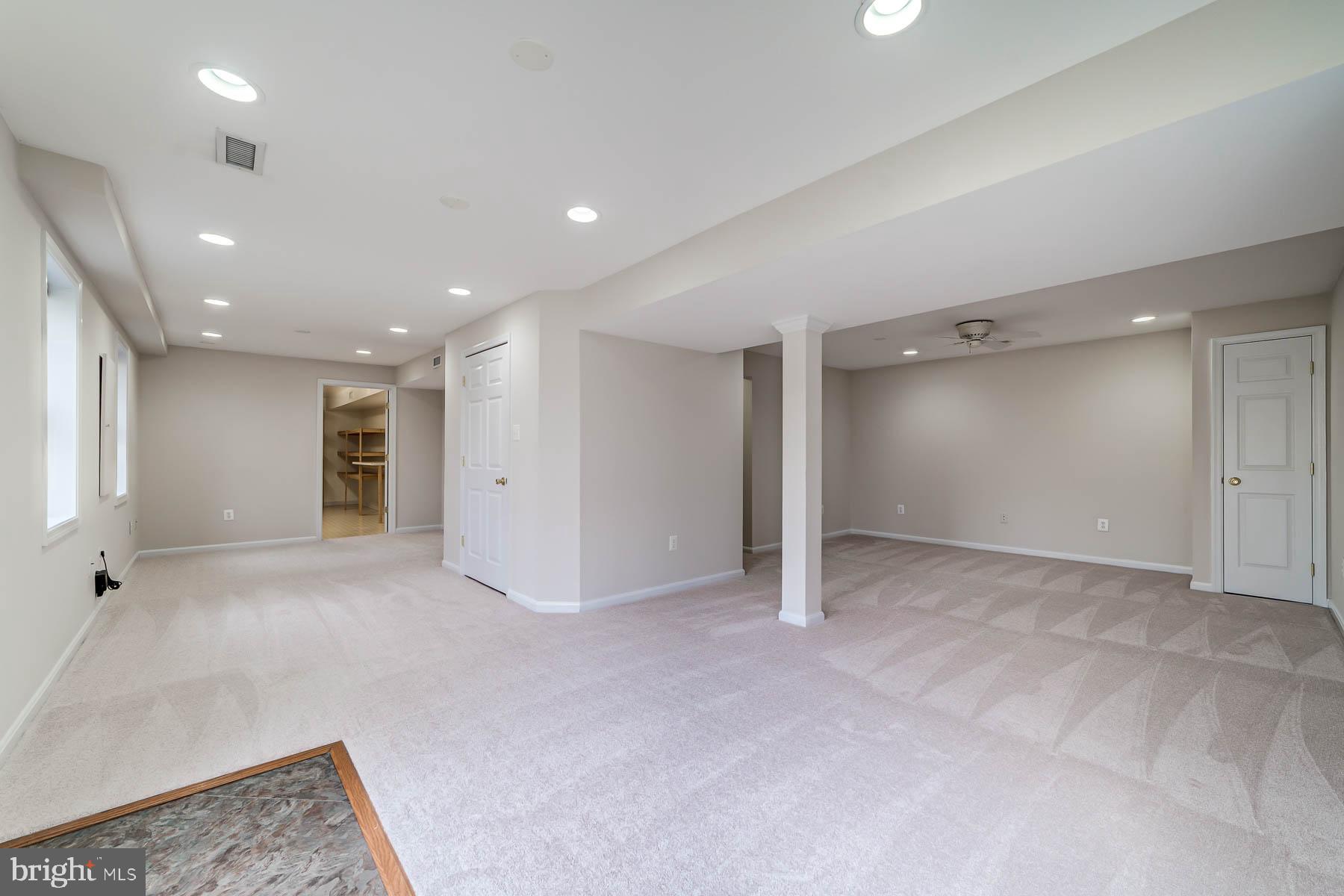 HUNTER VILLAGE - Residential