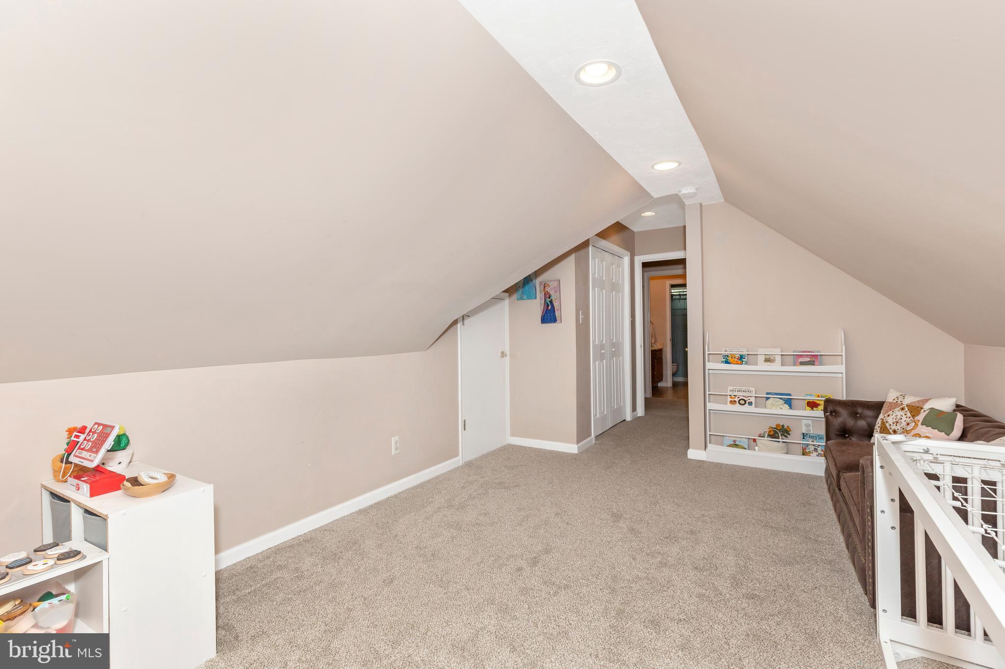 HUNTERS RIDGE - Residential