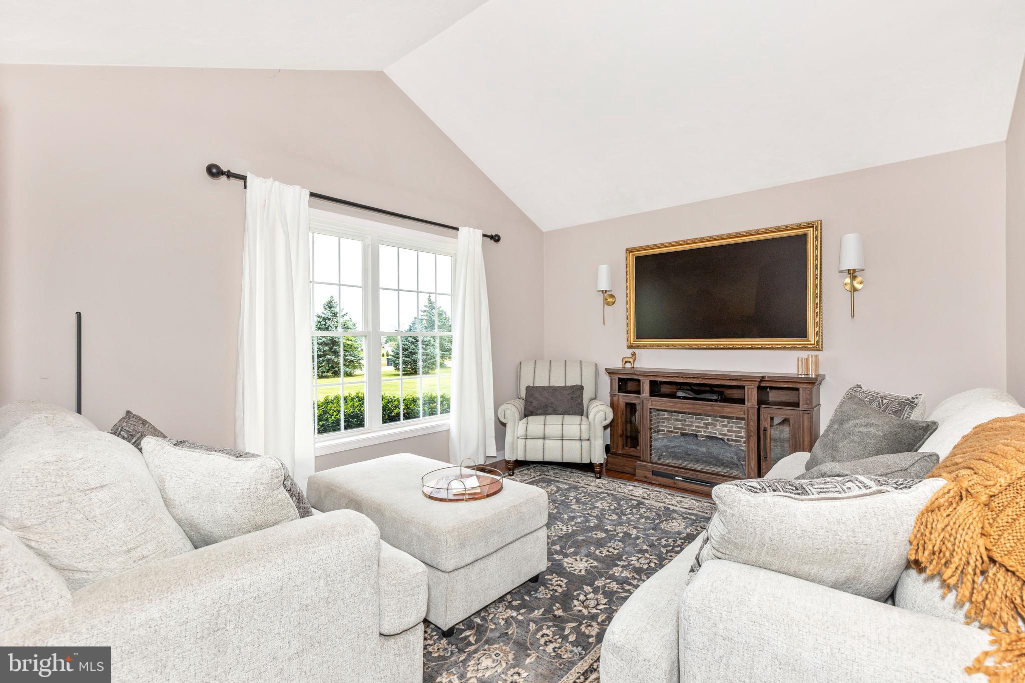 HUNTERS RIDGE - Residential