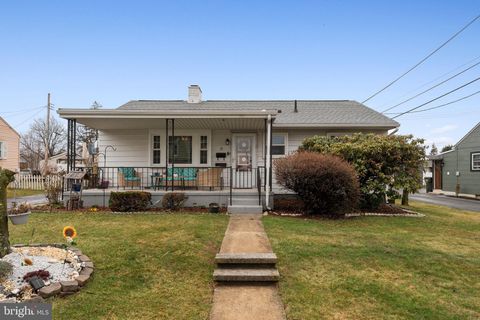 Photo of 18 S Callowhill Street, TOPTON, PA 19562 (MLS # PABK2069288)