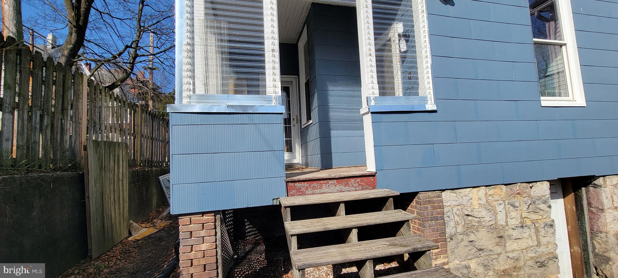 WEST SIDE - Residential